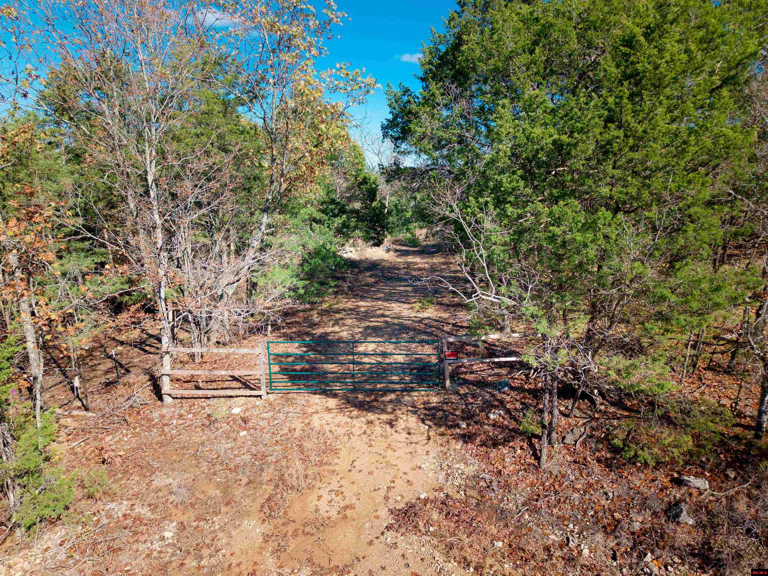 563 MC 122 Oakland, AR