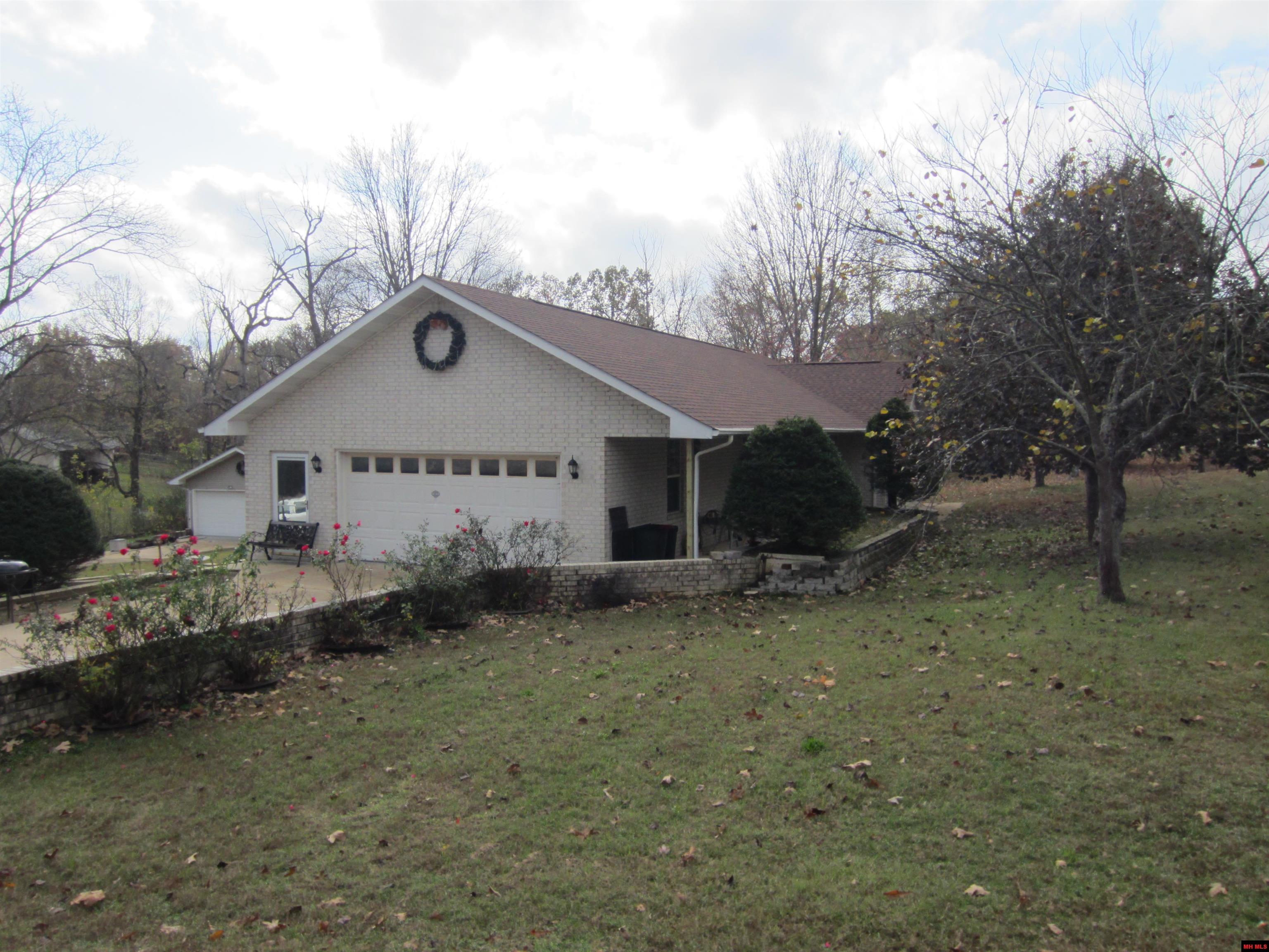 300 CREST LOOP | Gassville, AR