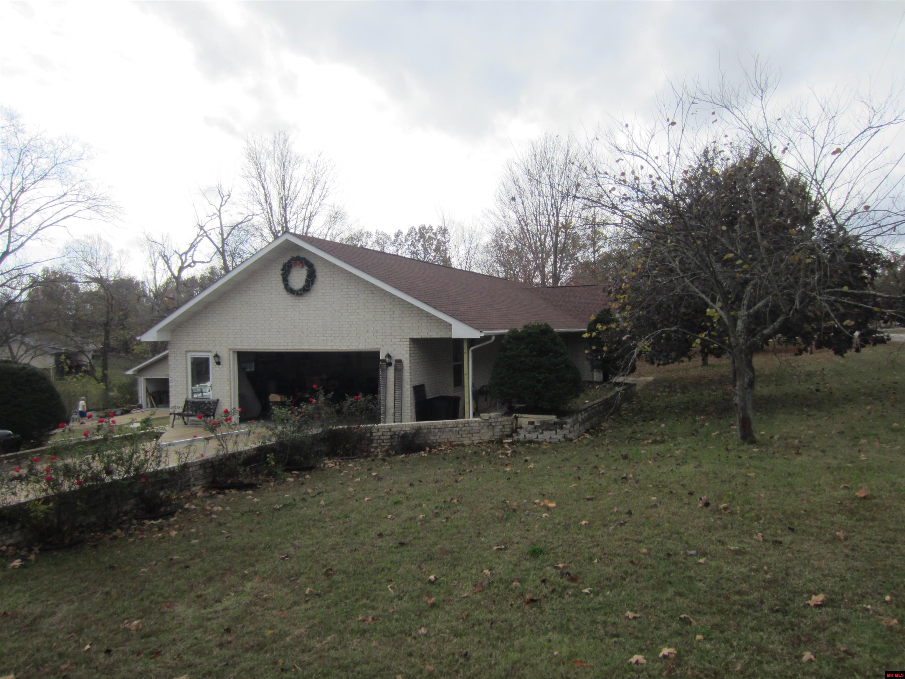 300 CREST LOOP Gassville, AR