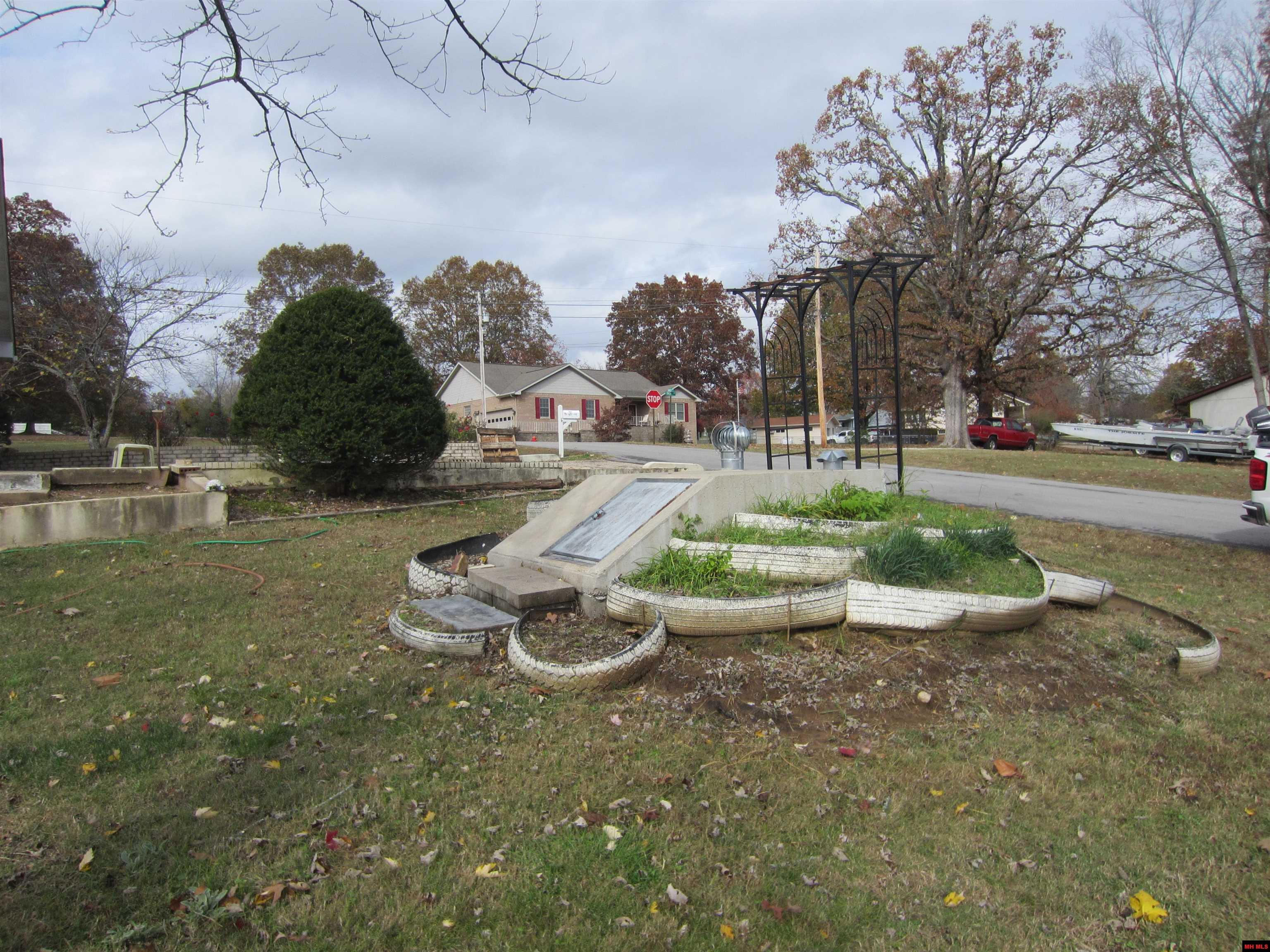 300 CREST LOOP Gassville, AR