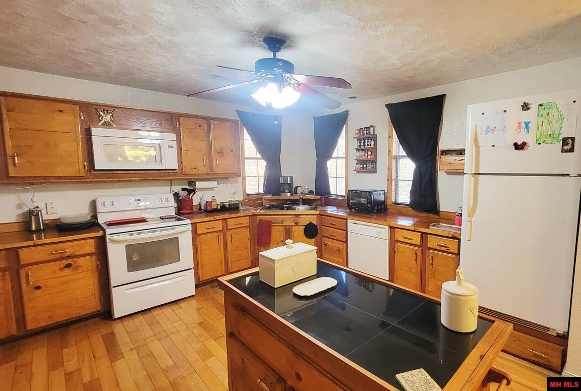 150 NORTH WOODS COURT Yellville, AR