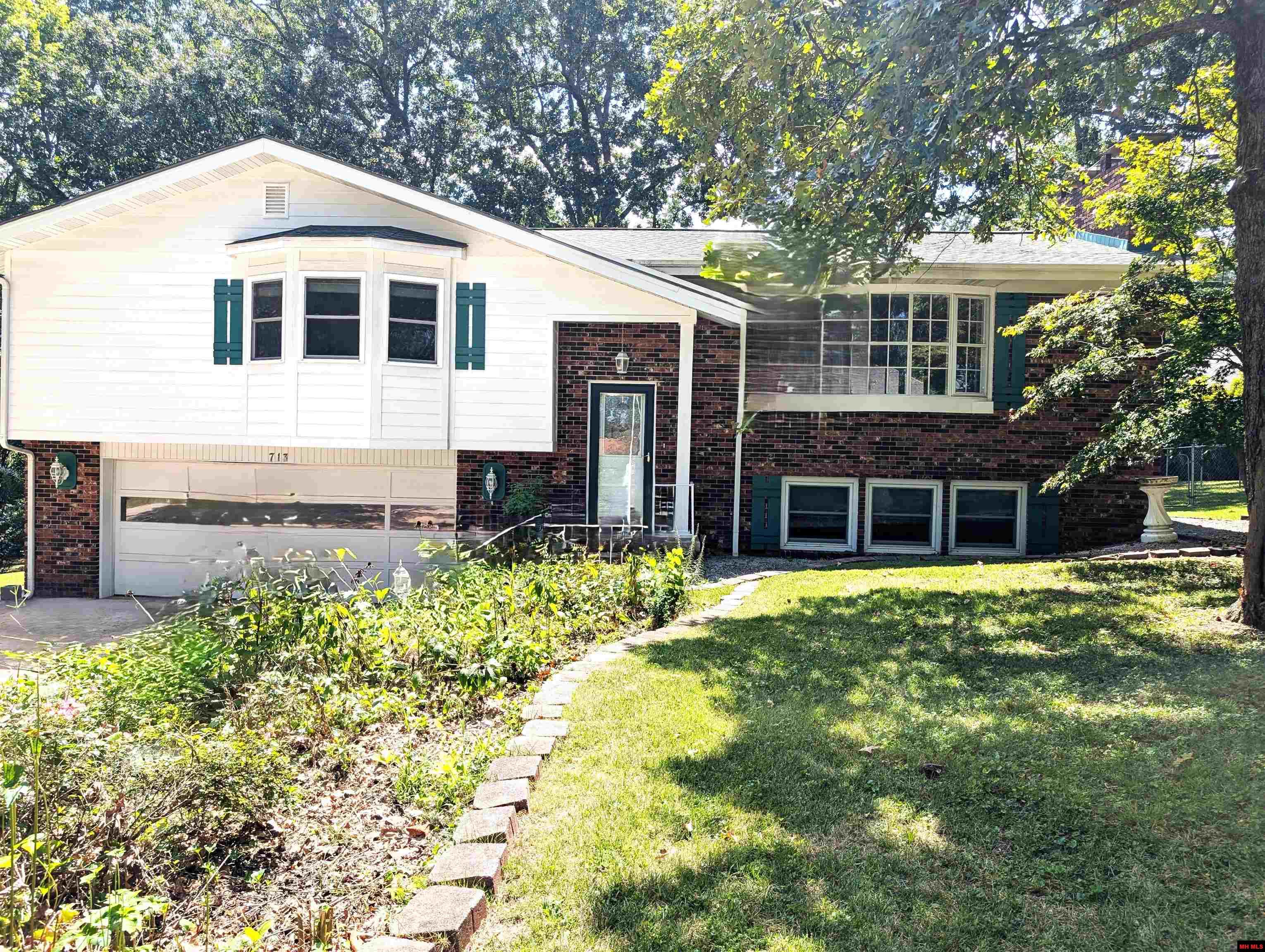 713 OAK KNOLL DRIVE Mountain Home, AR