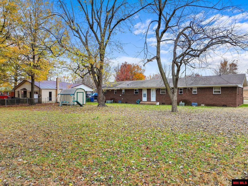 1215 A & B BASIL STREET Corning, AR