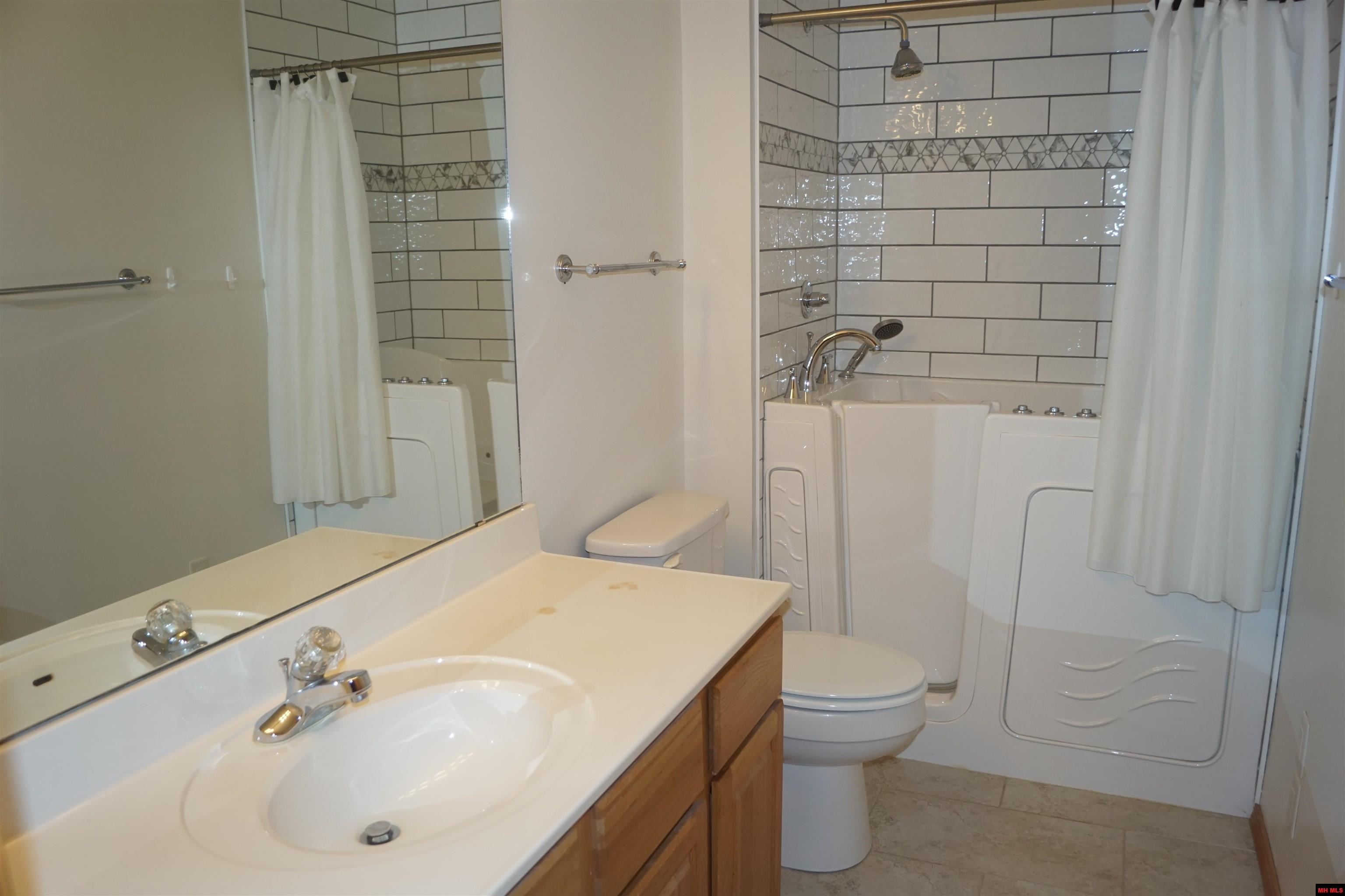 1000 DELWOOD LANE Mountain Home, AR