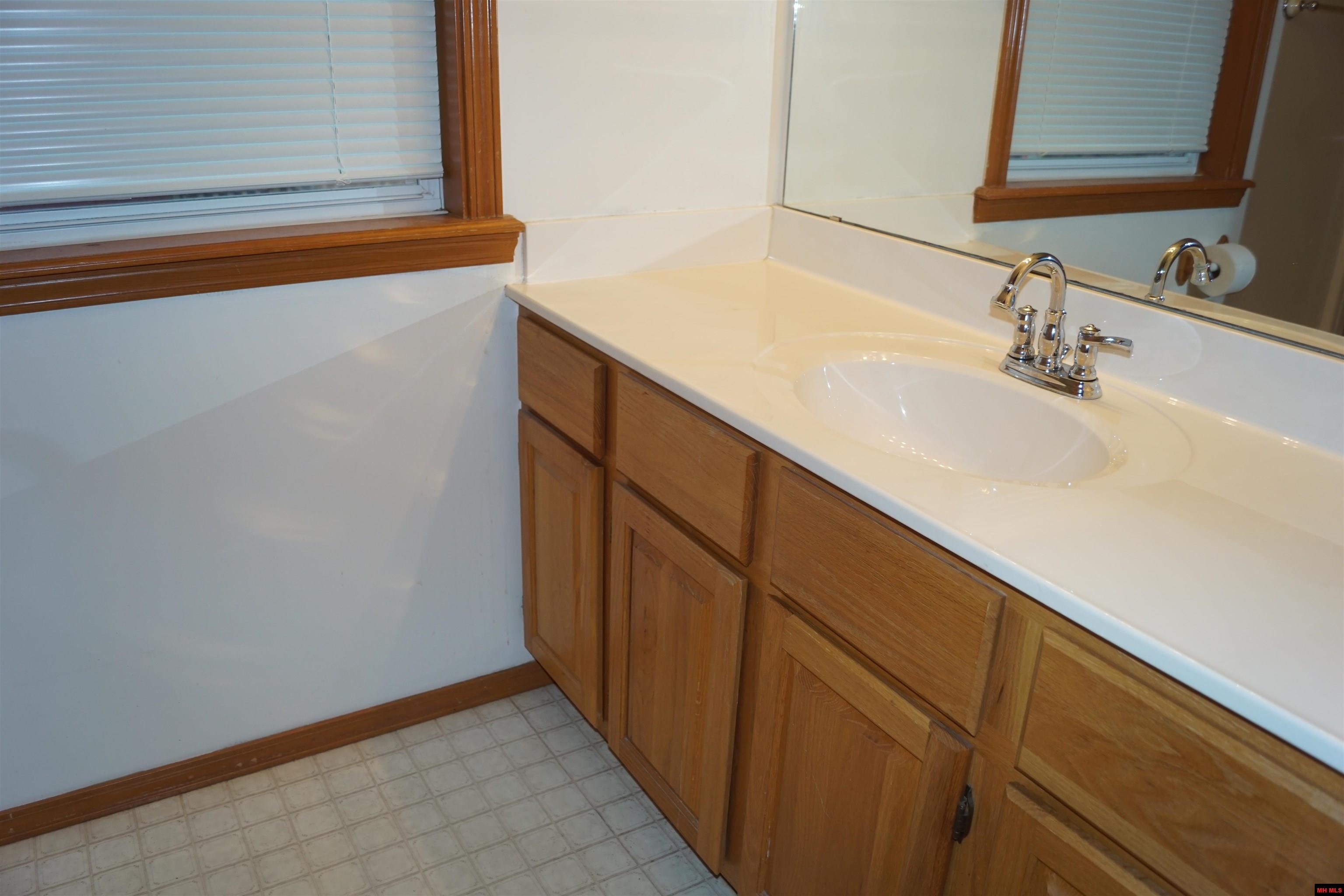 1000 DELWOOD LANE Mountain Home, AR