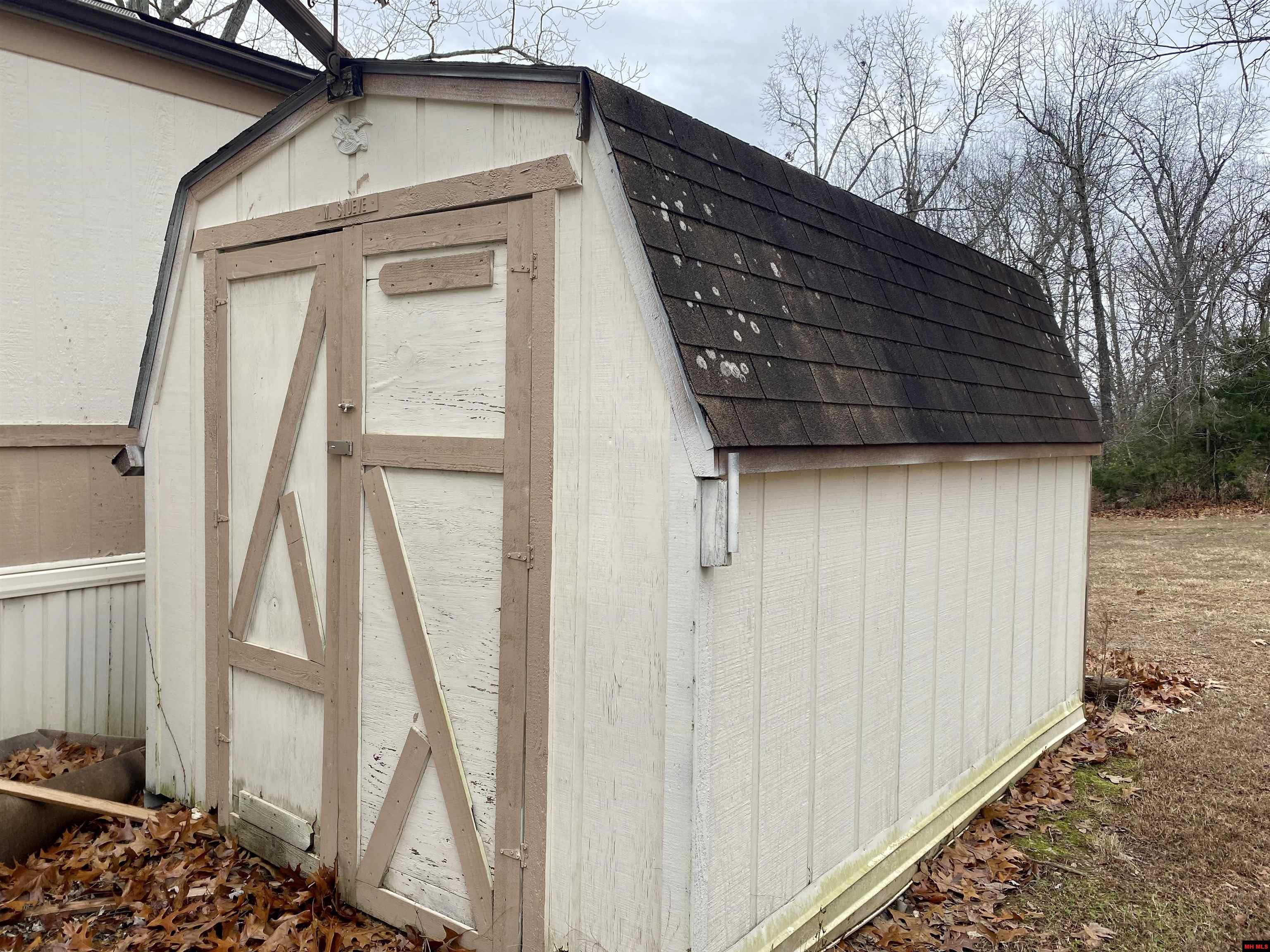 661 NUBBIN RIDGE ROAD Lakeview, AR