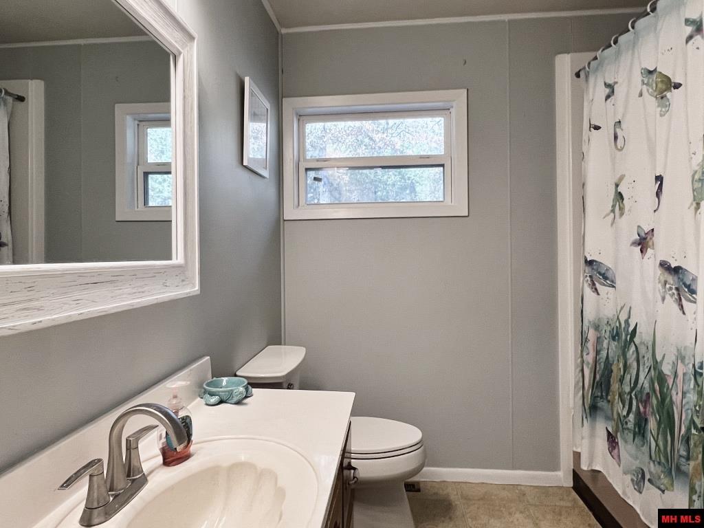 64 CR 1437 Mountain Home, AR 72653