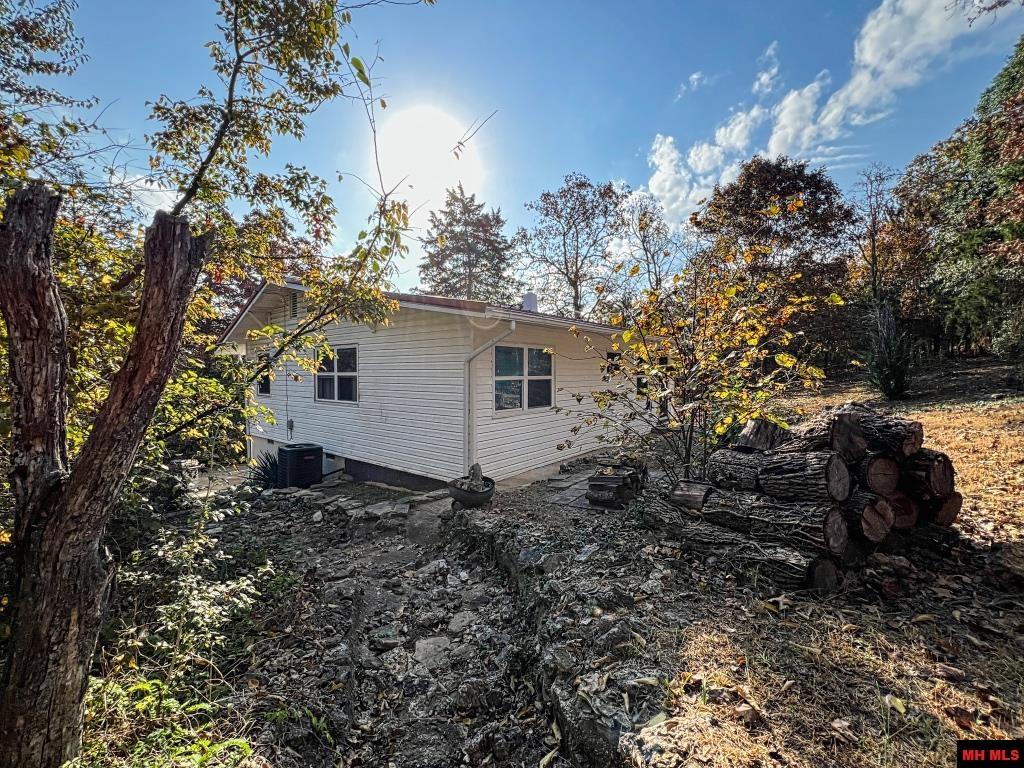 64 CR 1437 Mountain Home, AR 72653