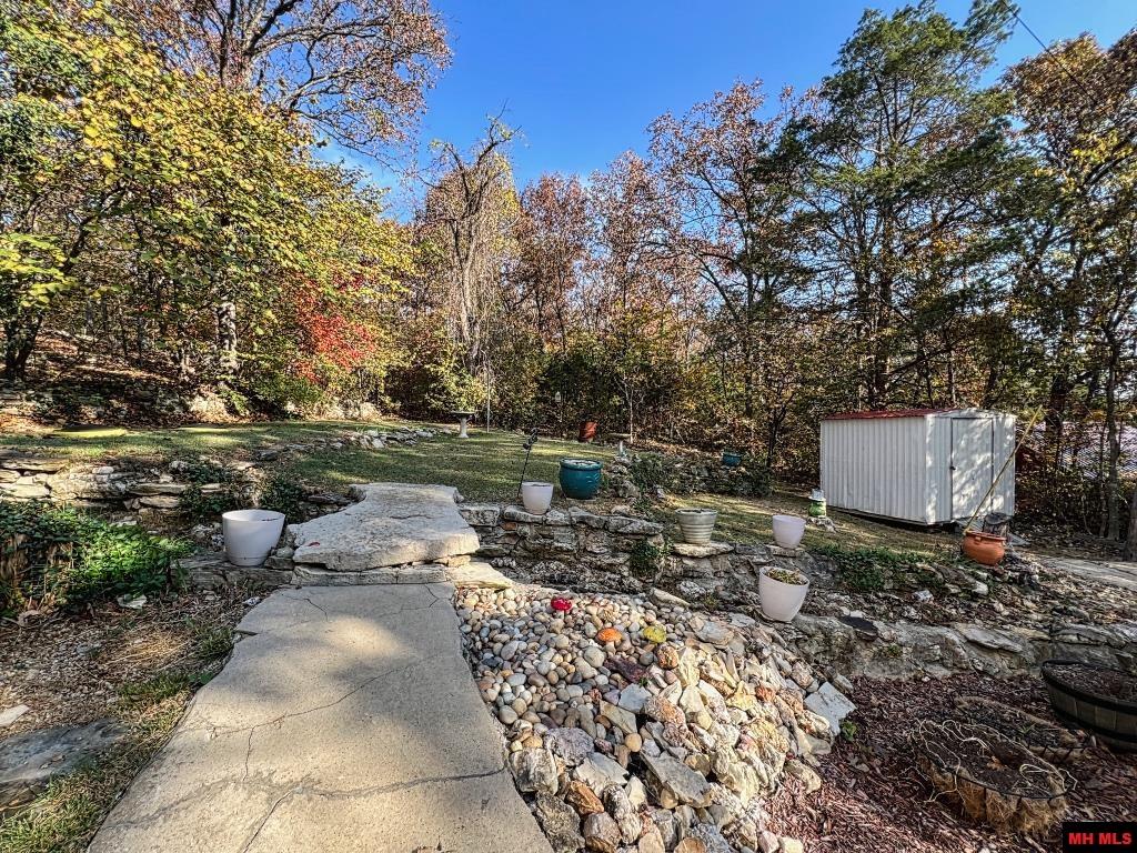 64 CR 1437 Mountain Home, AR 72653