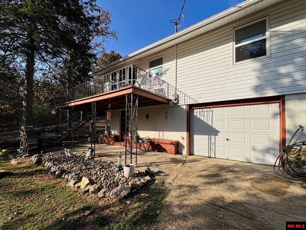 64 CR 1437 Mountain Home, AR 72653