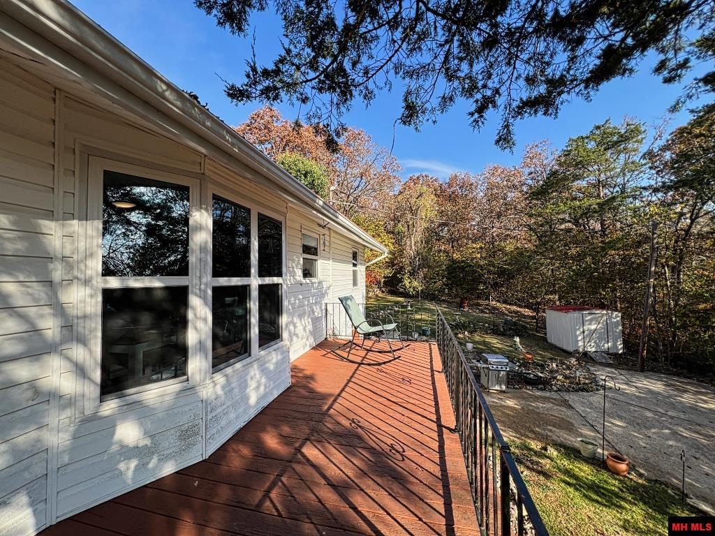 64 CR 1437 Mountain Home, AR 72653