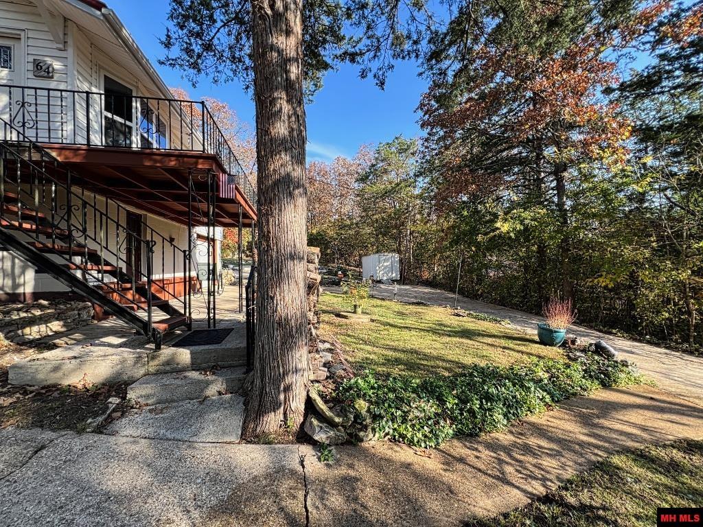 64 CR 1437 Mountain Home, AR 72653