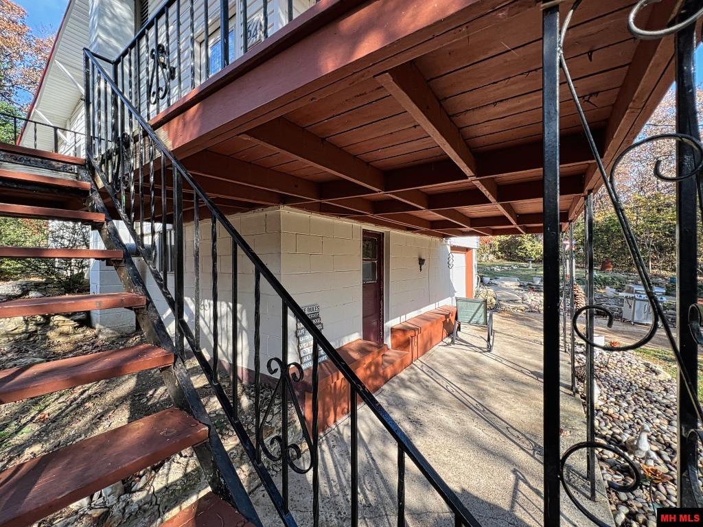 64 CR 1437 Mountain Home, AR 72653