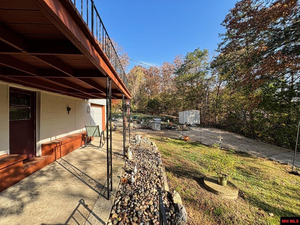 64 CR 1437 Mountain Home, AR 72653