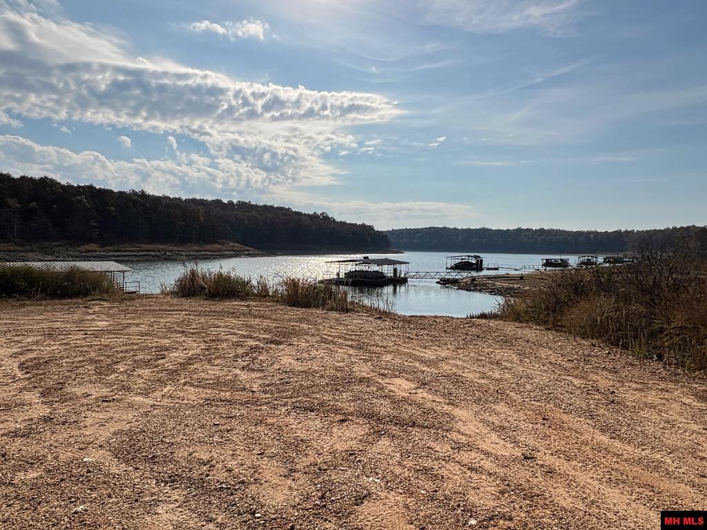 64 CR 1437 Mountain Home, AR 72653