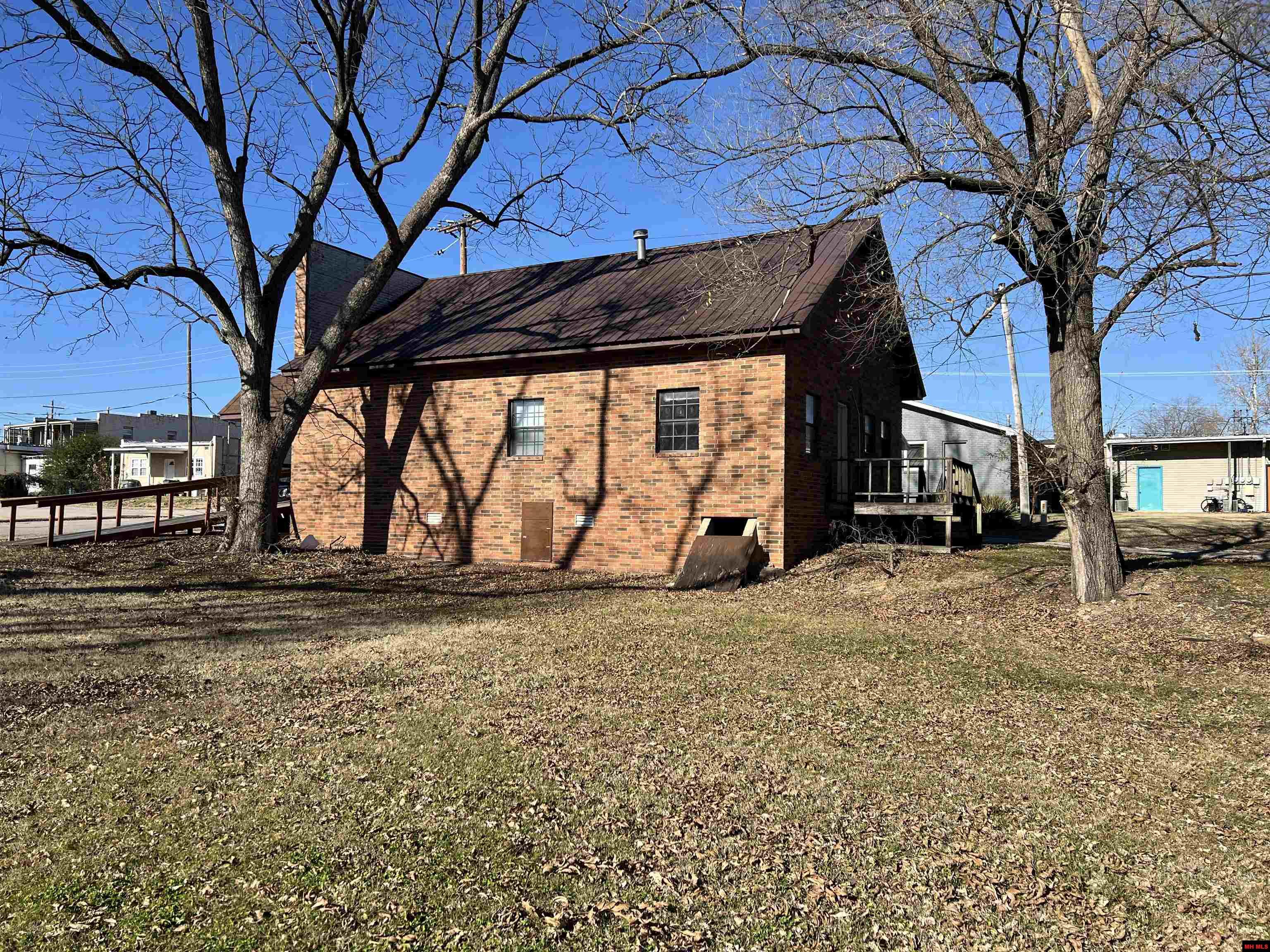 105 & 107 S 2ND STREET Flippin, AR