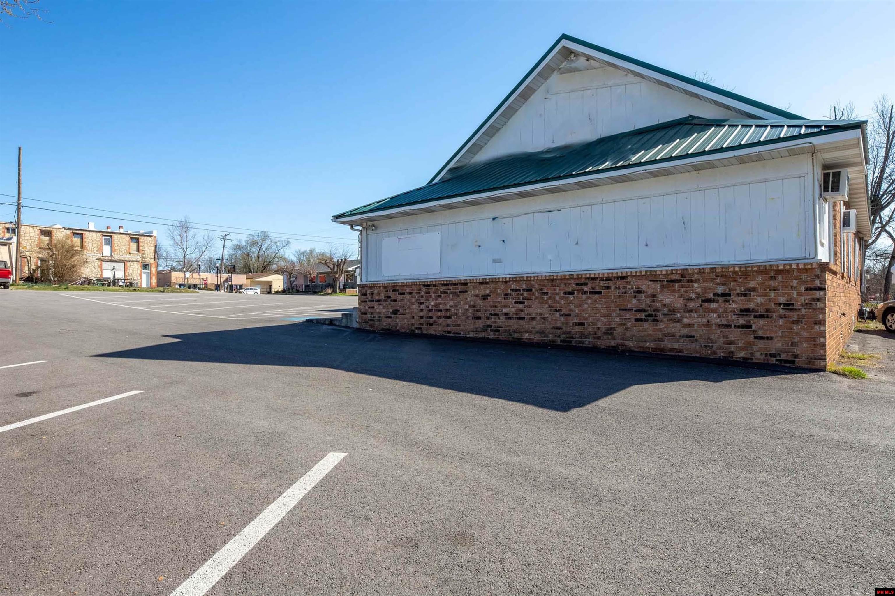 108 2ND STREET Flippin, AR