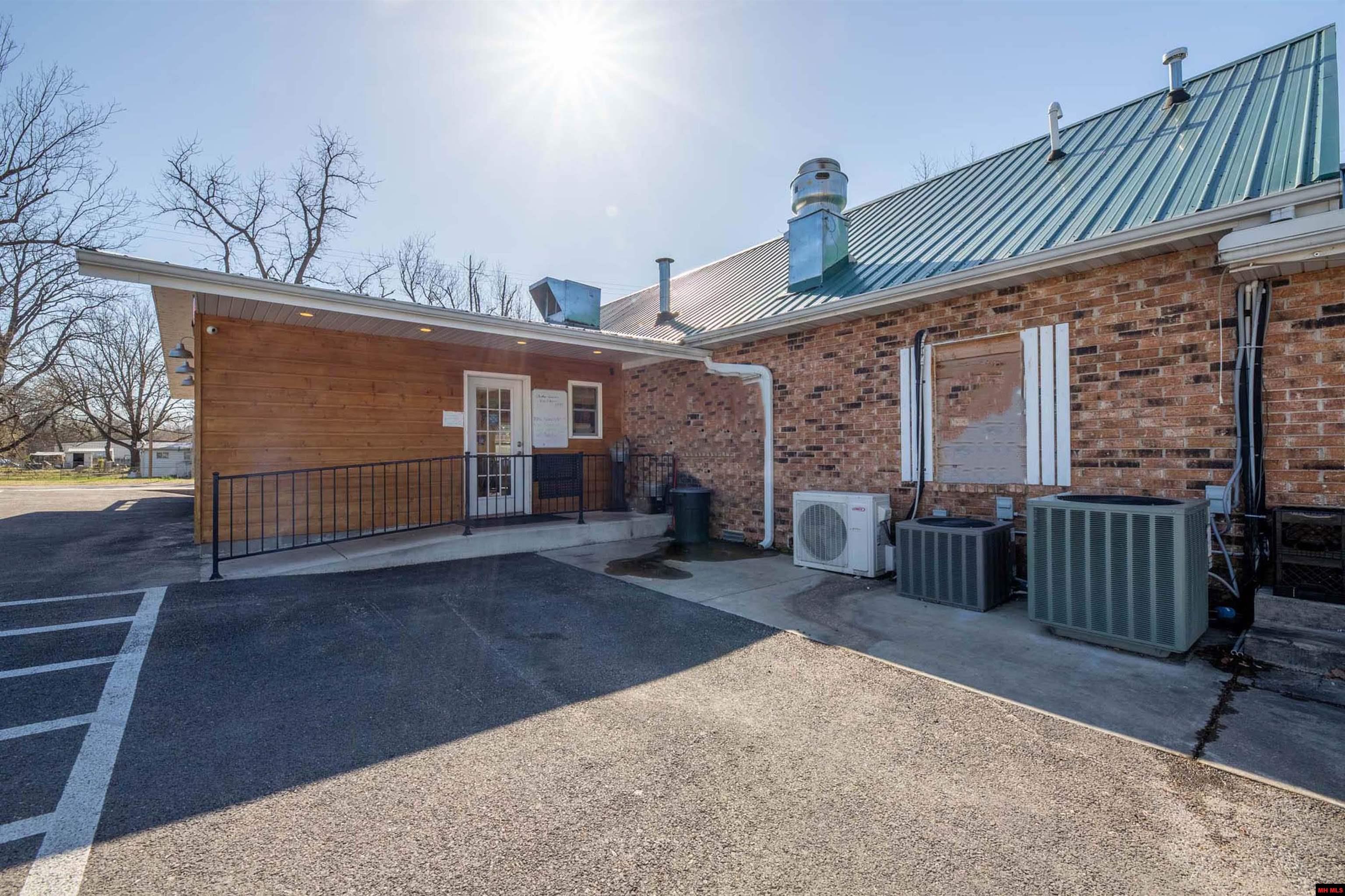 108 2ND STREET Flippin, AR