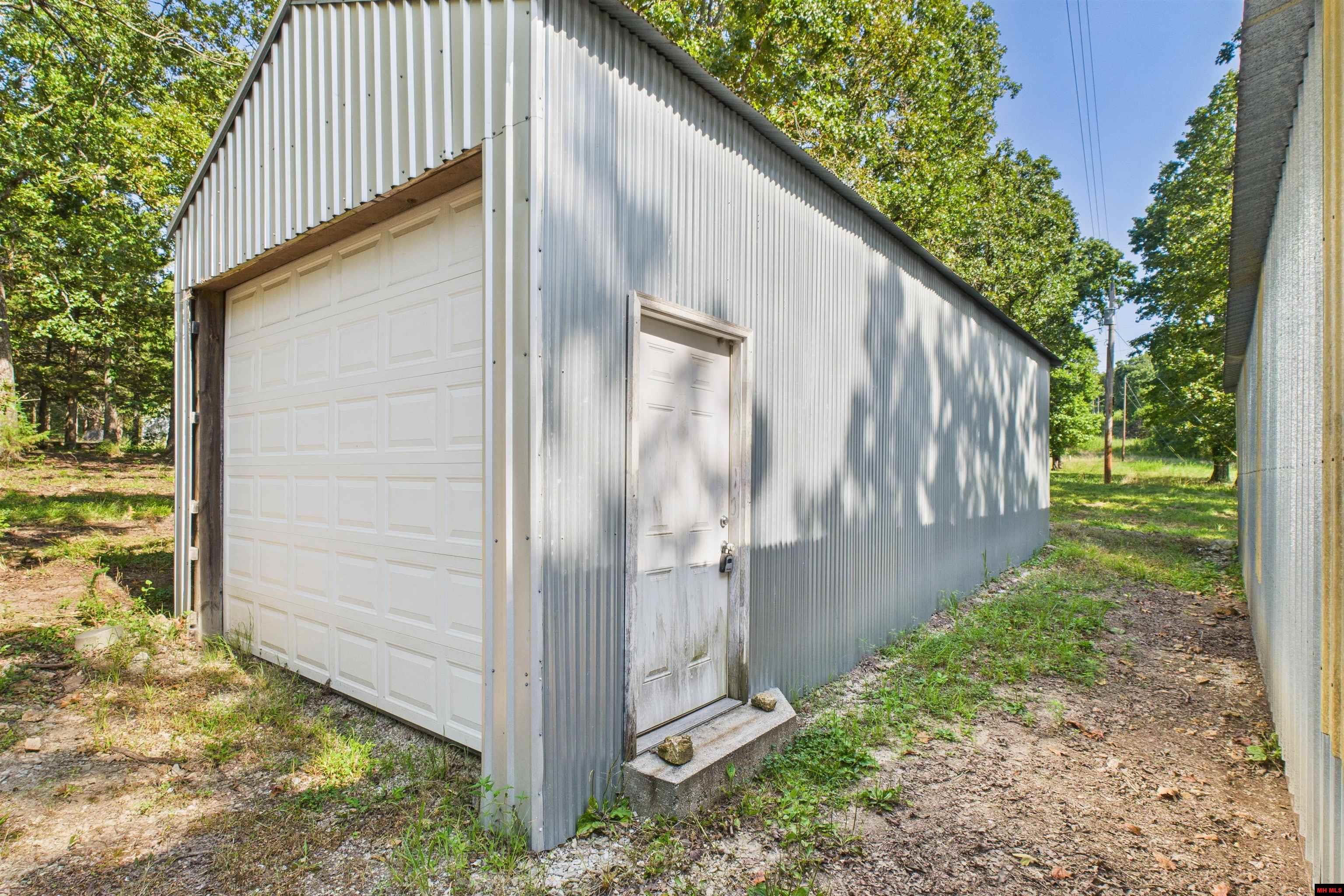 4643 NORFORK RIVER ROAD Norfork, AR 72519