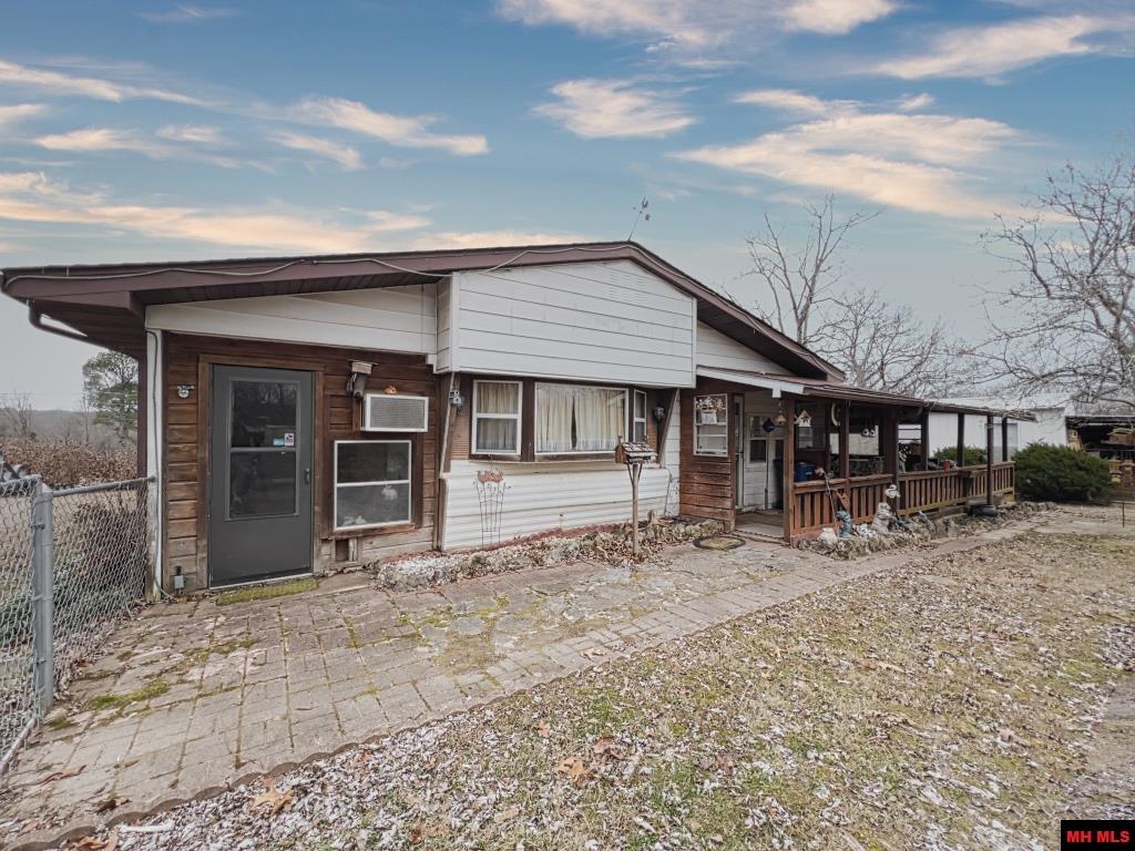 37 PRIVATE ROAD 1438 Mountain Home, AR 72653