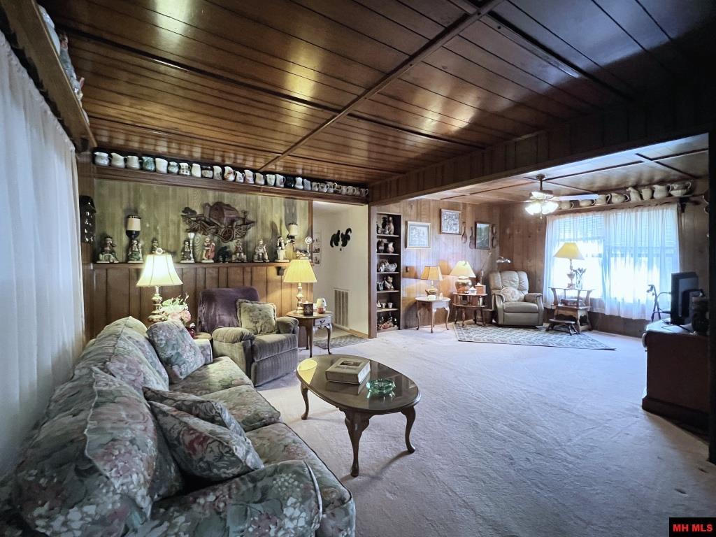 37 PRIVATE ROAD 1438 Mountain Home, AR 72653