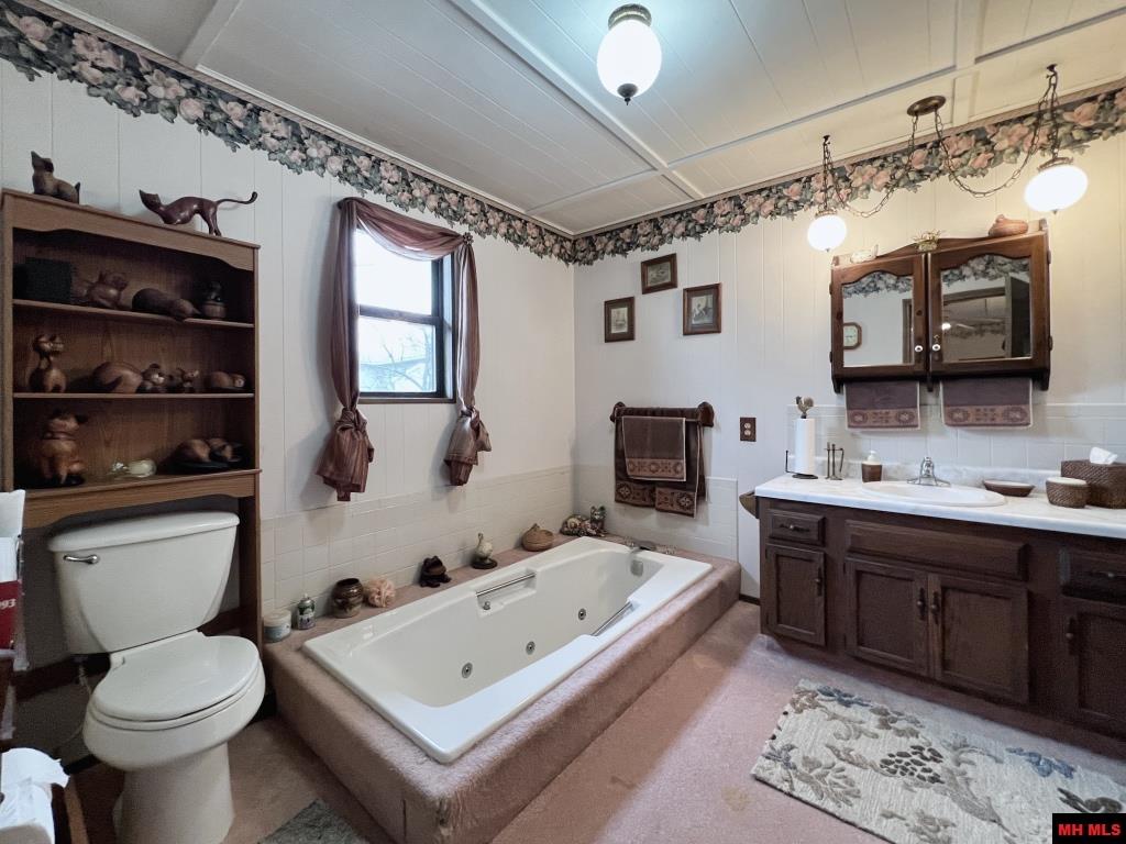 37 PRIVATE ROAD 1438 Mountain Home, AR 72653