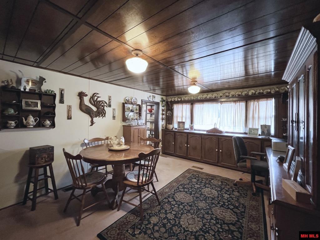 37 PRIVATE ROAD 1438 Mountain Home, AR 72653