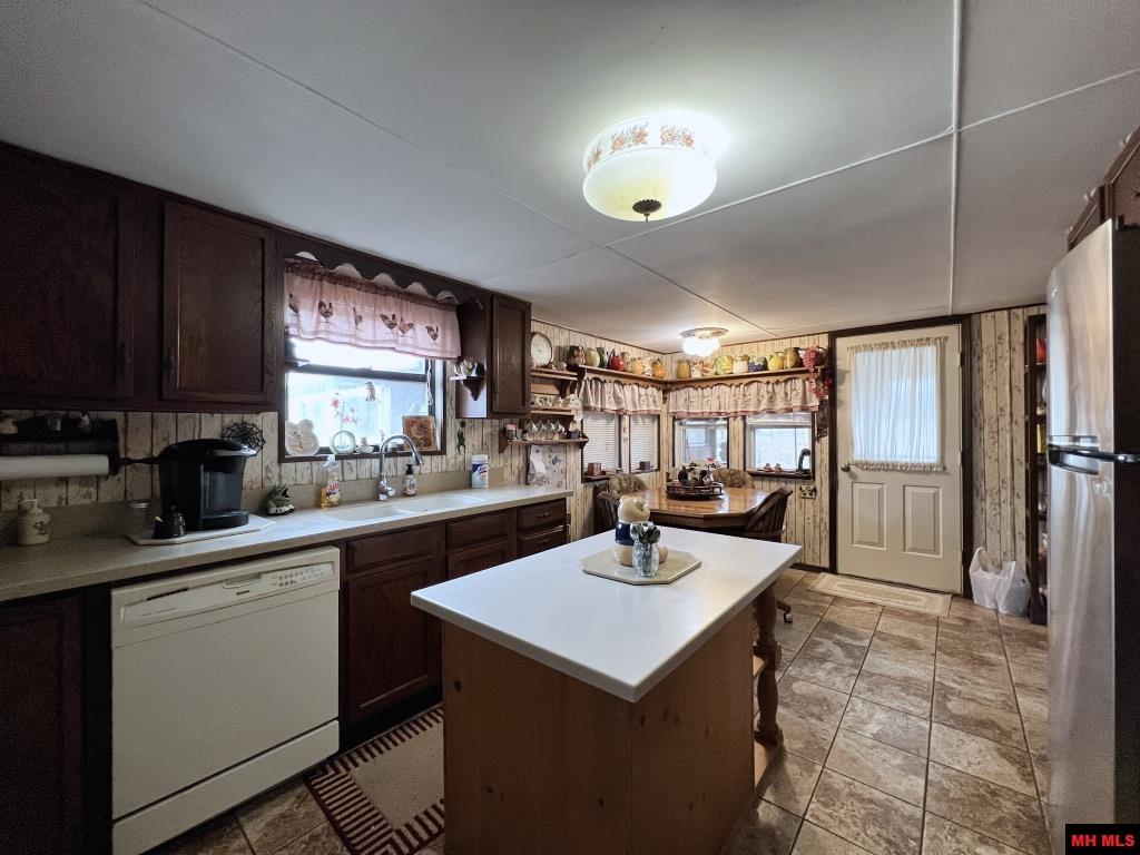 37 PRIVATE ROAD 1438 Mountain Home, AR 72653