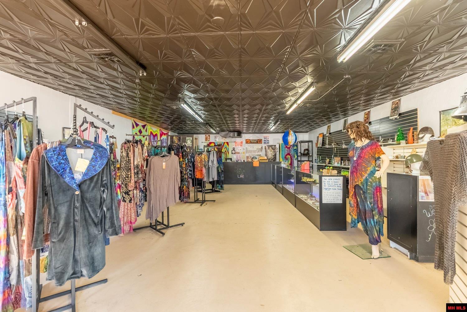 201 & 203 E MAIN STREET Flippin, AR