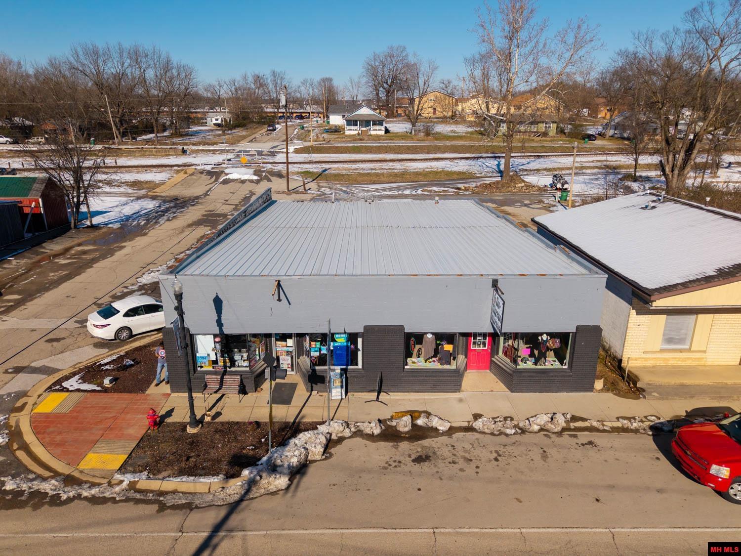 201 & 203 E MAIN STREET Flippin, AR