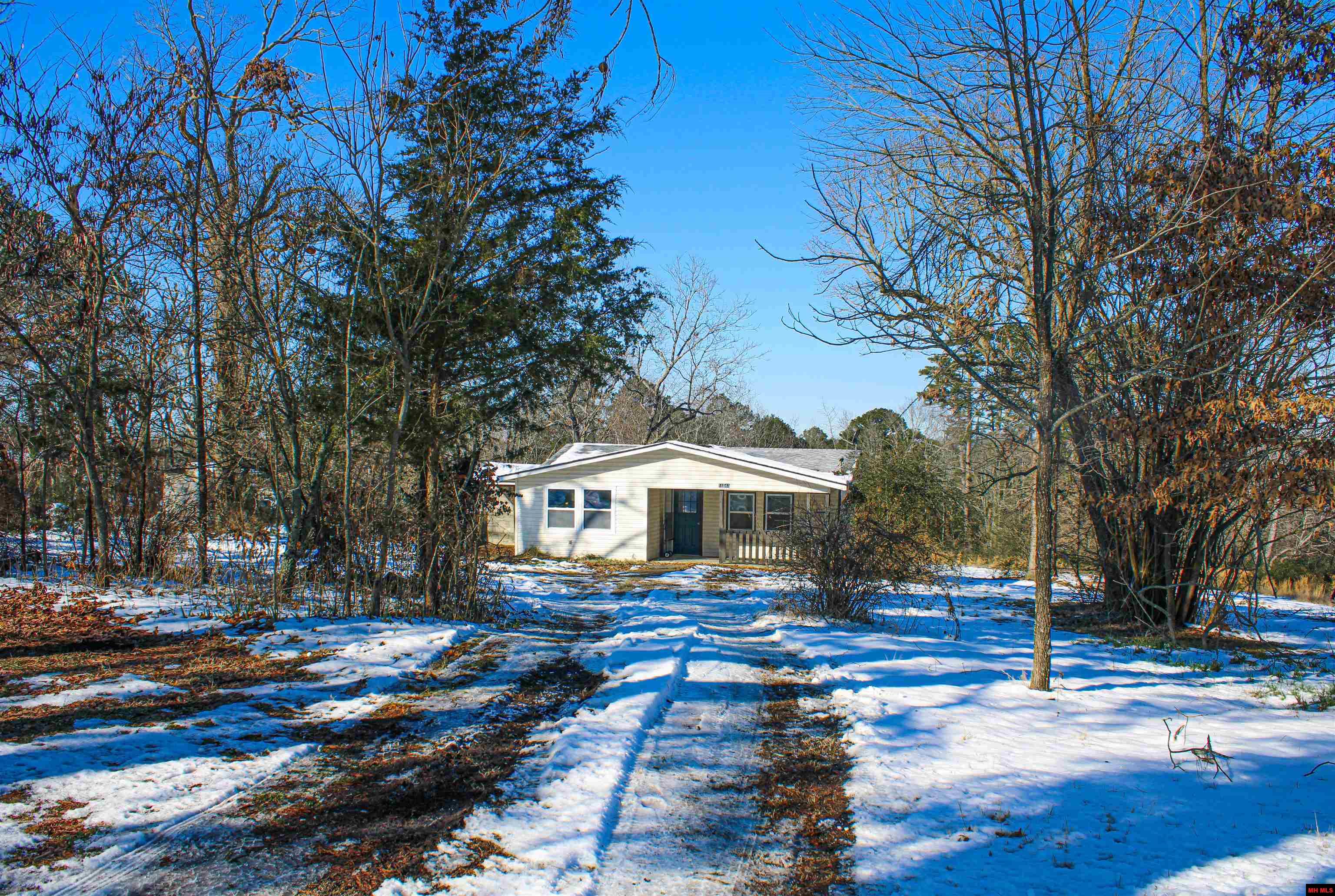 11543 S HWY 5 Salesville, AR