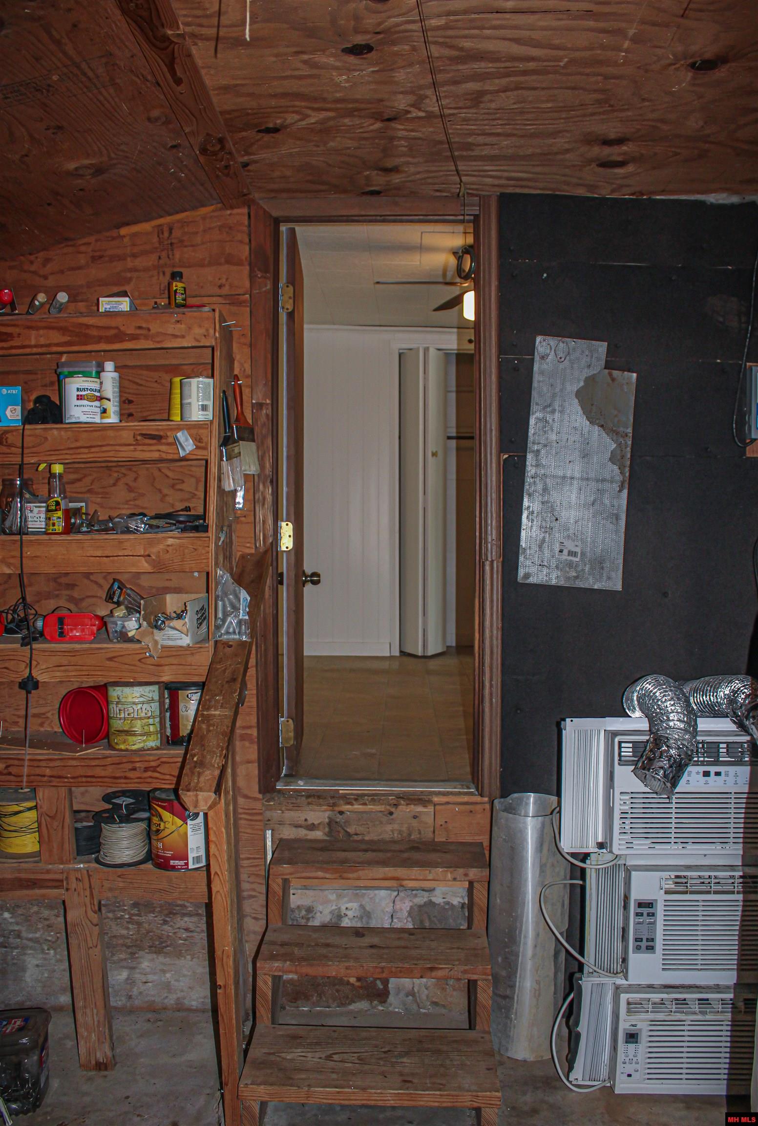 11543 S HWY 5 Salesville, AR