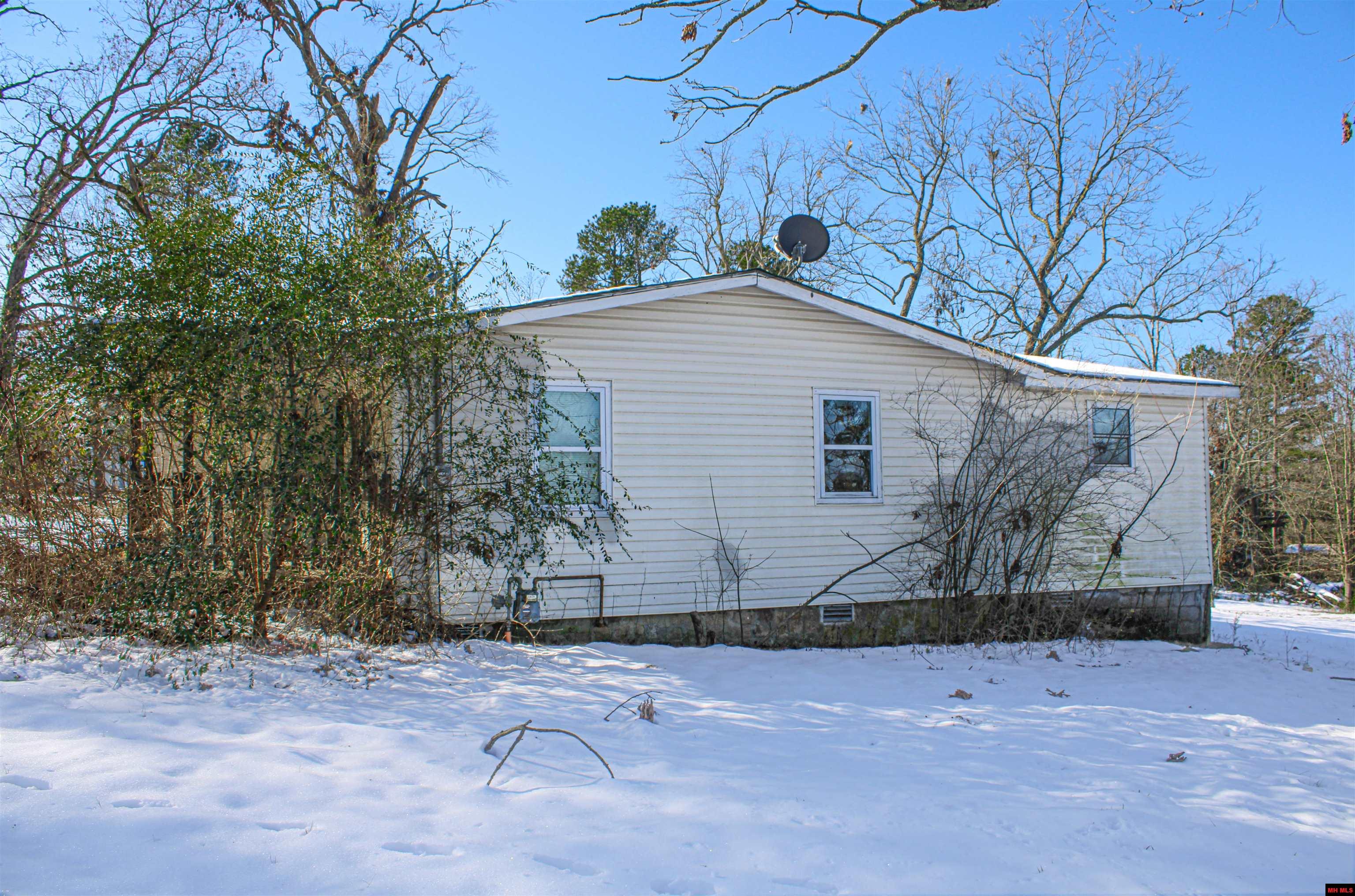 11543 S HWY 5 Salesville, AR
