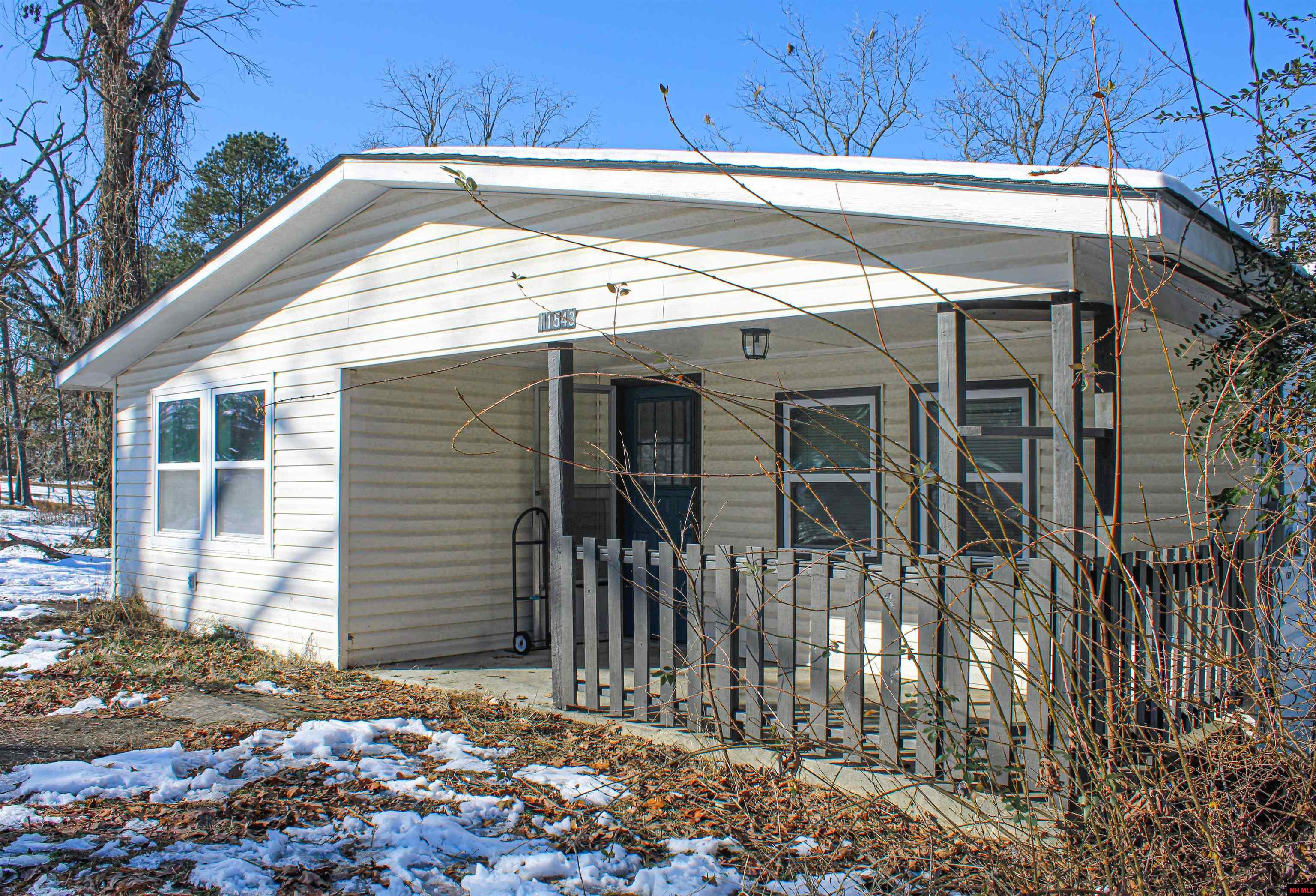 11543 S HWY 5 Salesville, AR