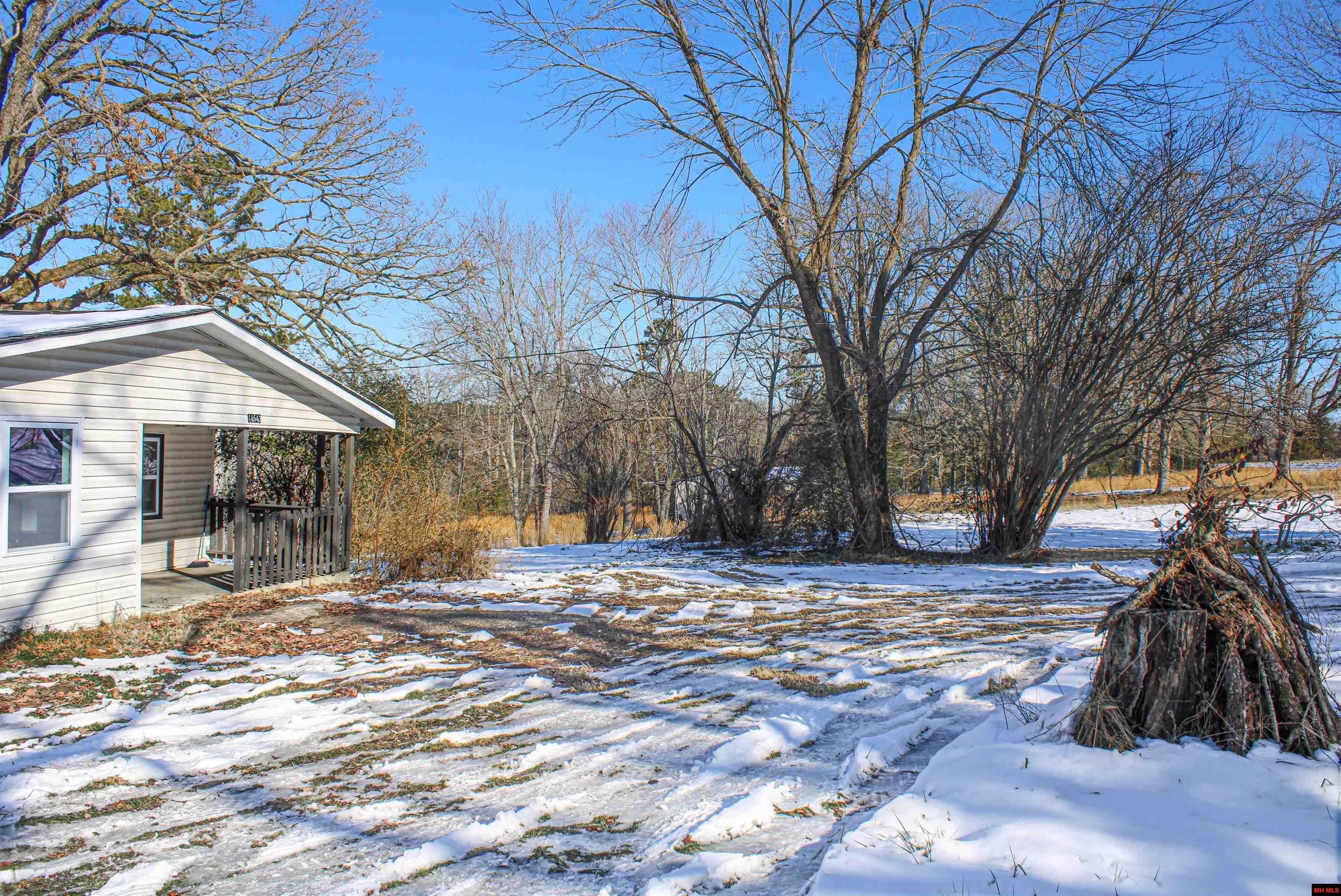 11543 S HWY 5 Salesville, AR