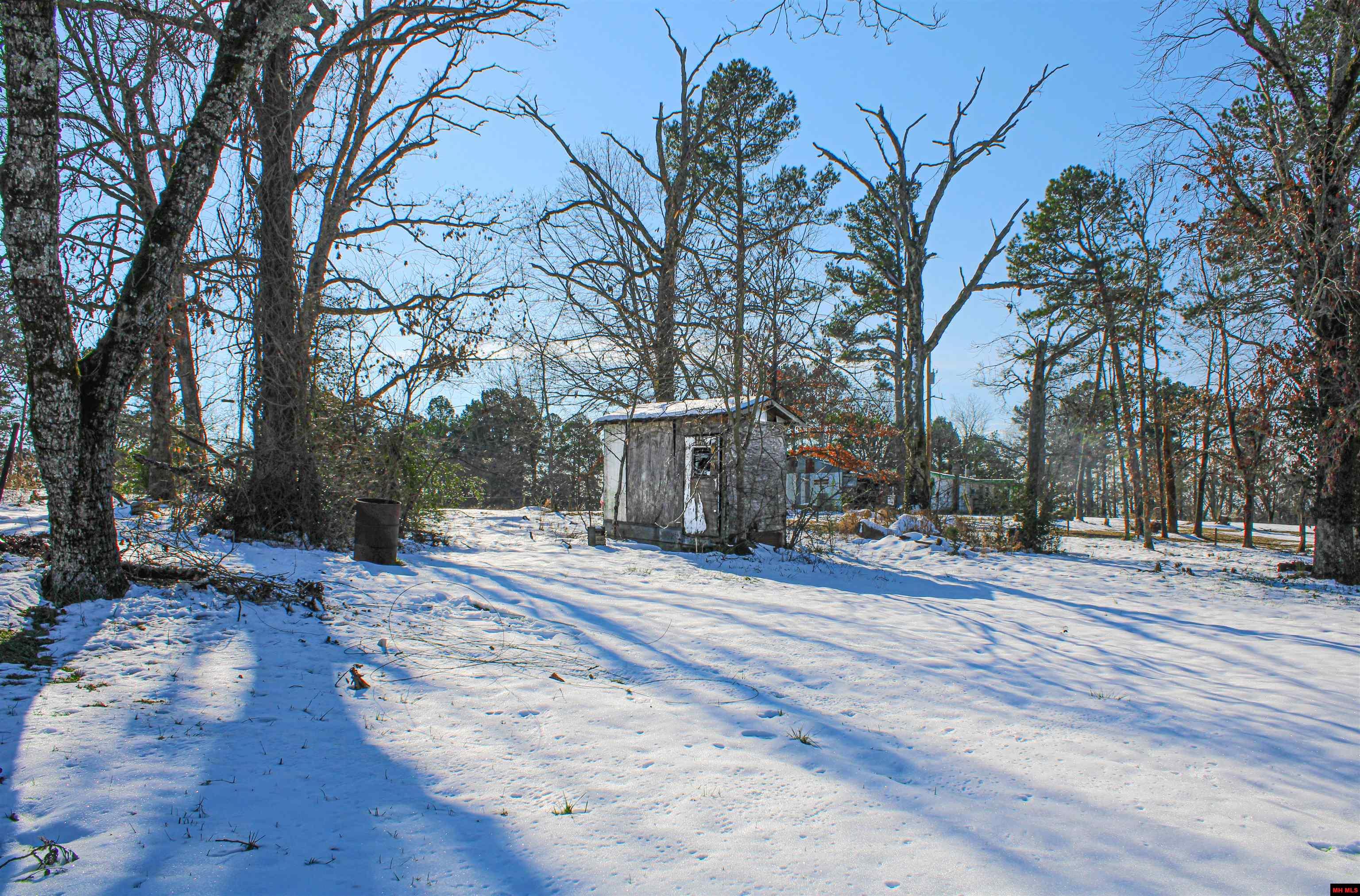 11543 S HWY 5 Salesville, AR