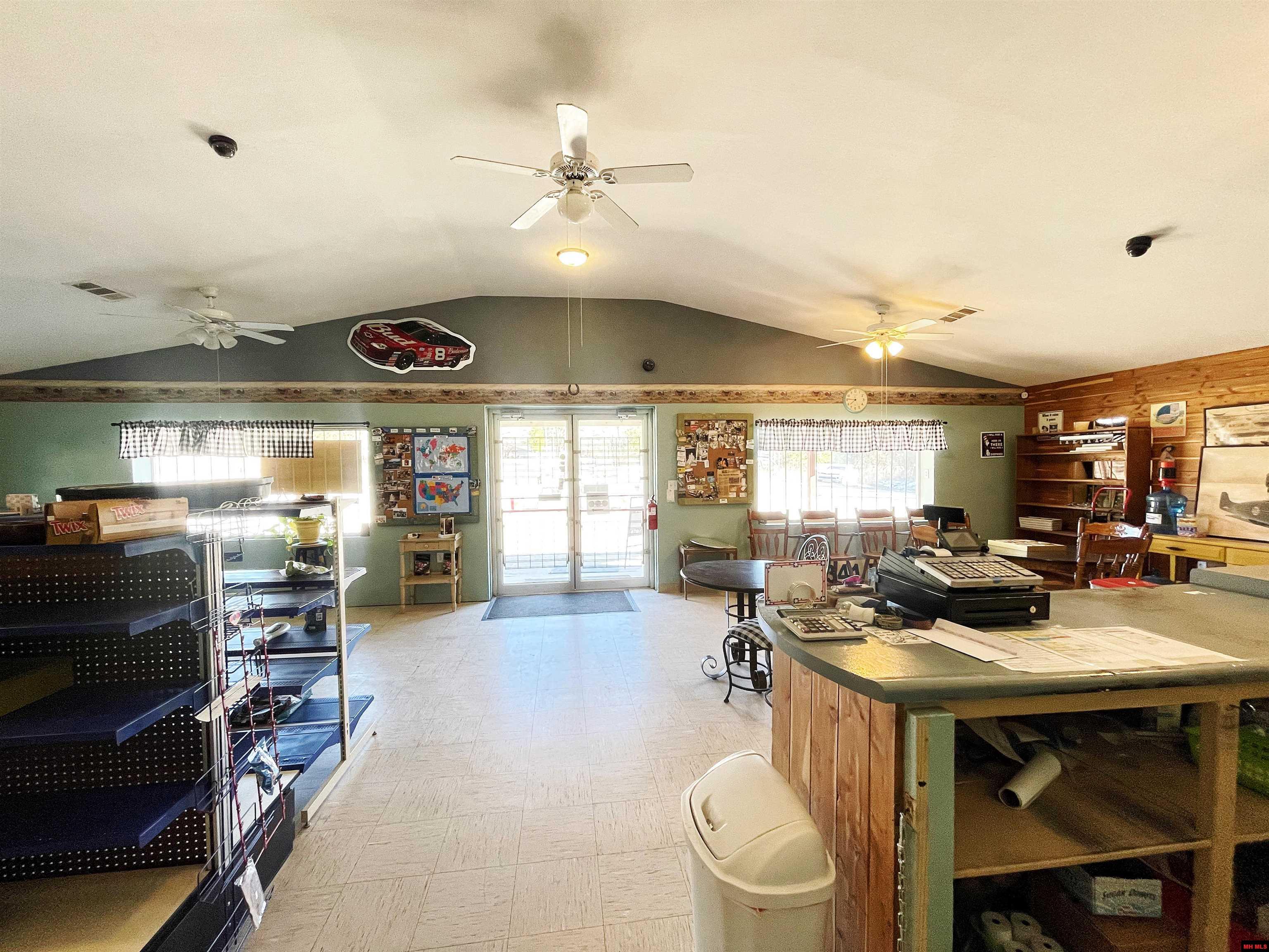 7755 PUSH MOUNTAIN ROAD Norfork, AR 72658