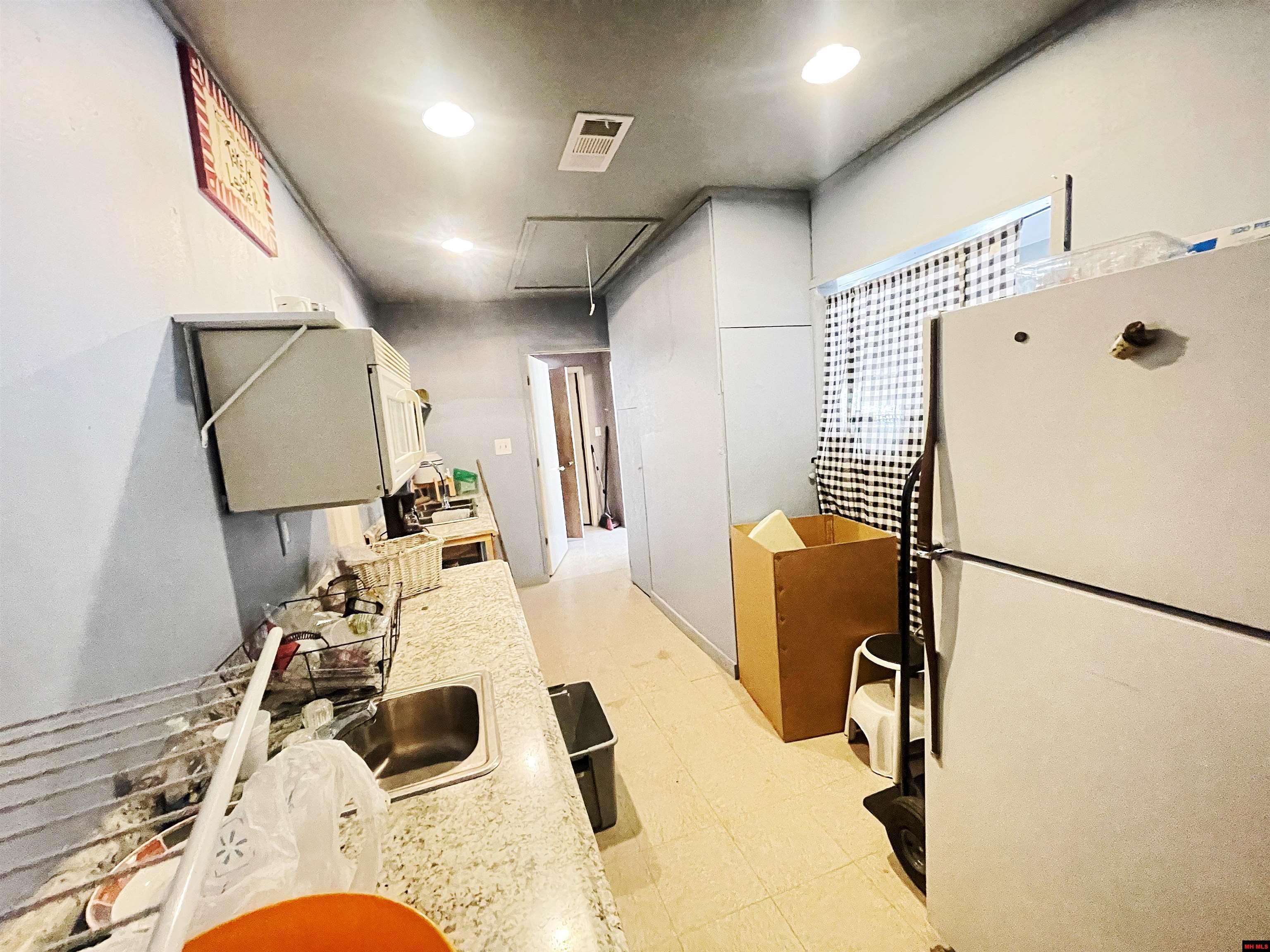 7755 PUSH MOUNTAIN ROAD Norfork, AR 72658