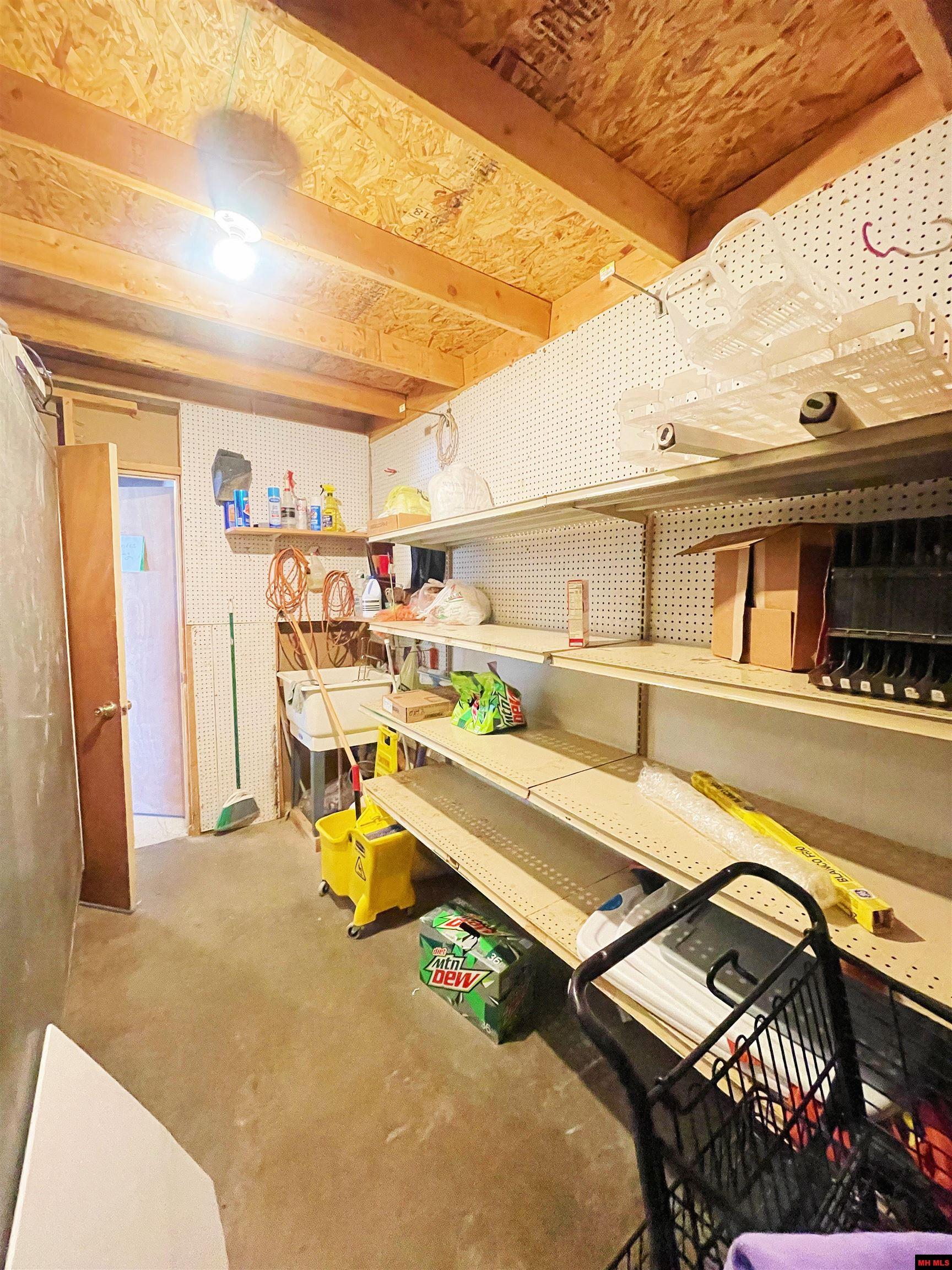 7755 PUSH MOUNTAIN ROAD Norfork, AR 72658