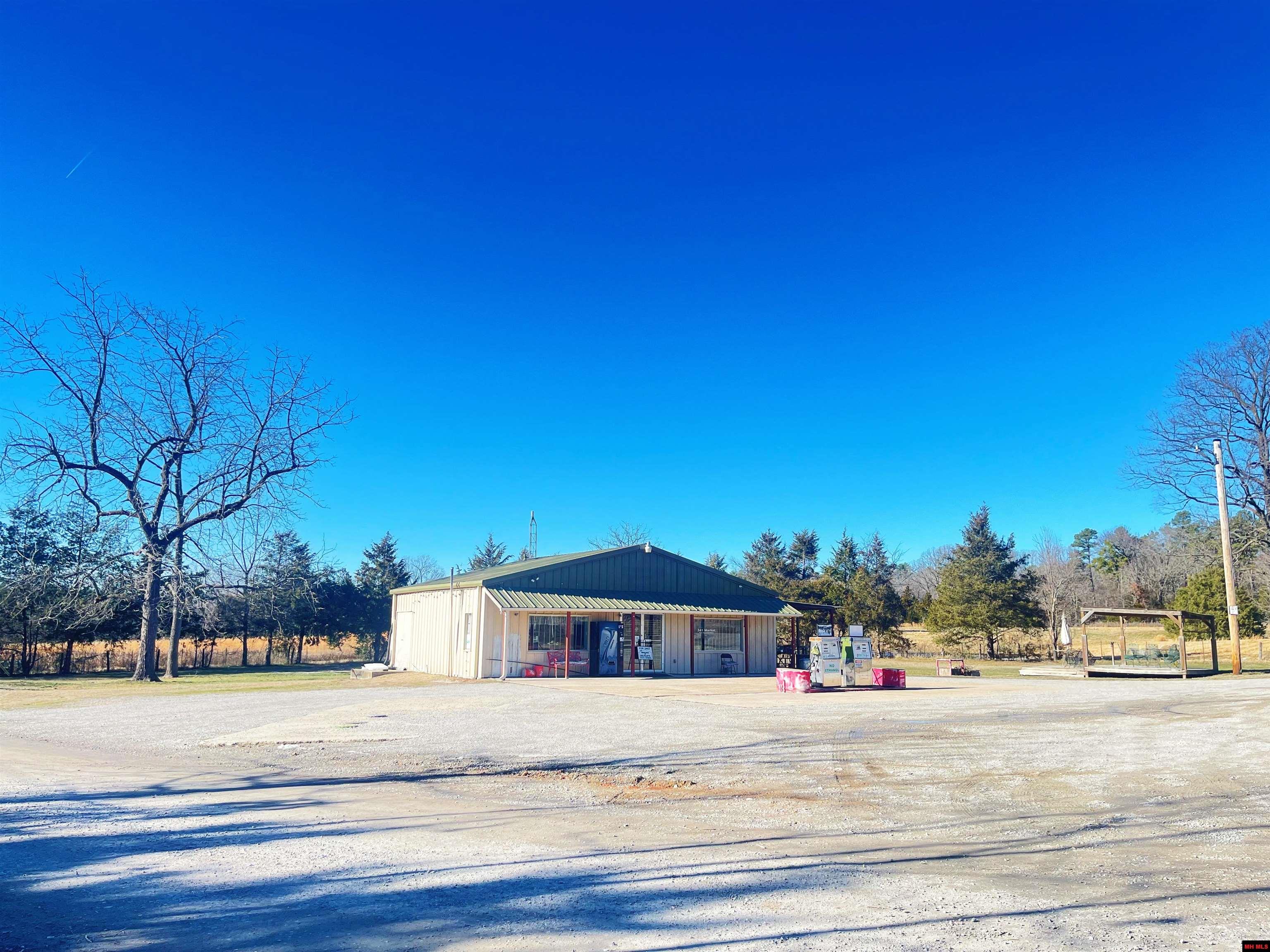 7755 PUSH MOUNTAIN ROAD Norfork, AR 72658