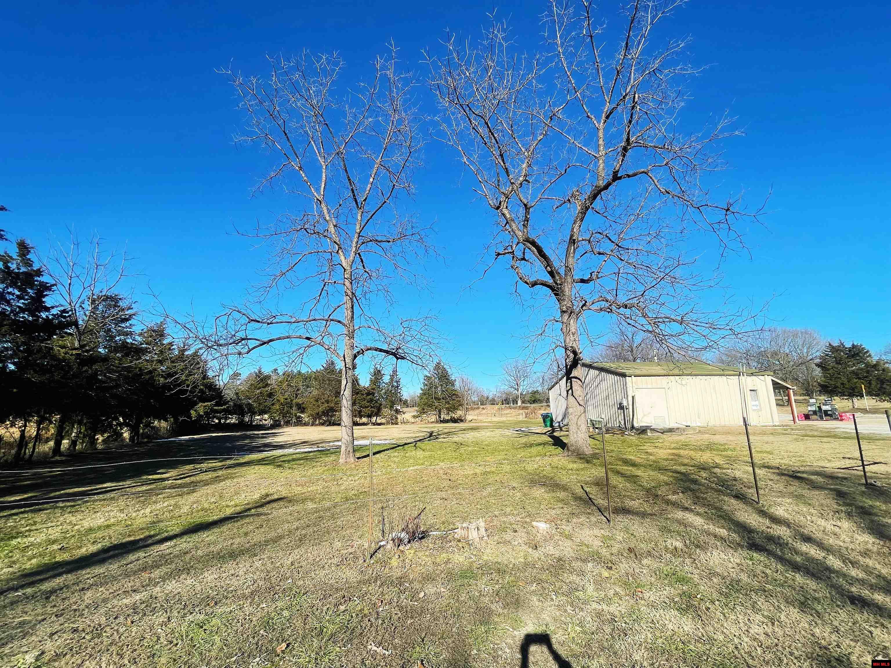 7755 PUSH MOUNTAIN ROAD Norfork, AR 72658