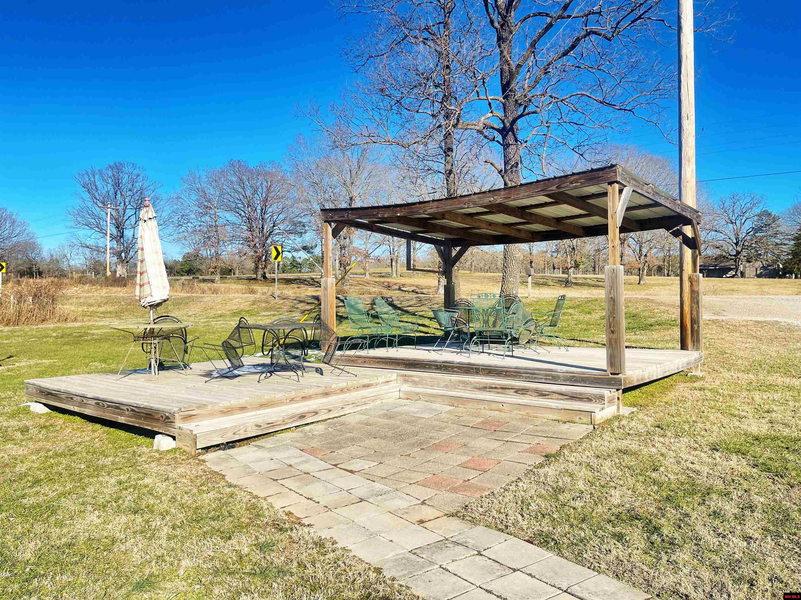 7755 PUSH MOUNTAIN ROAD Norfork, AR 72658