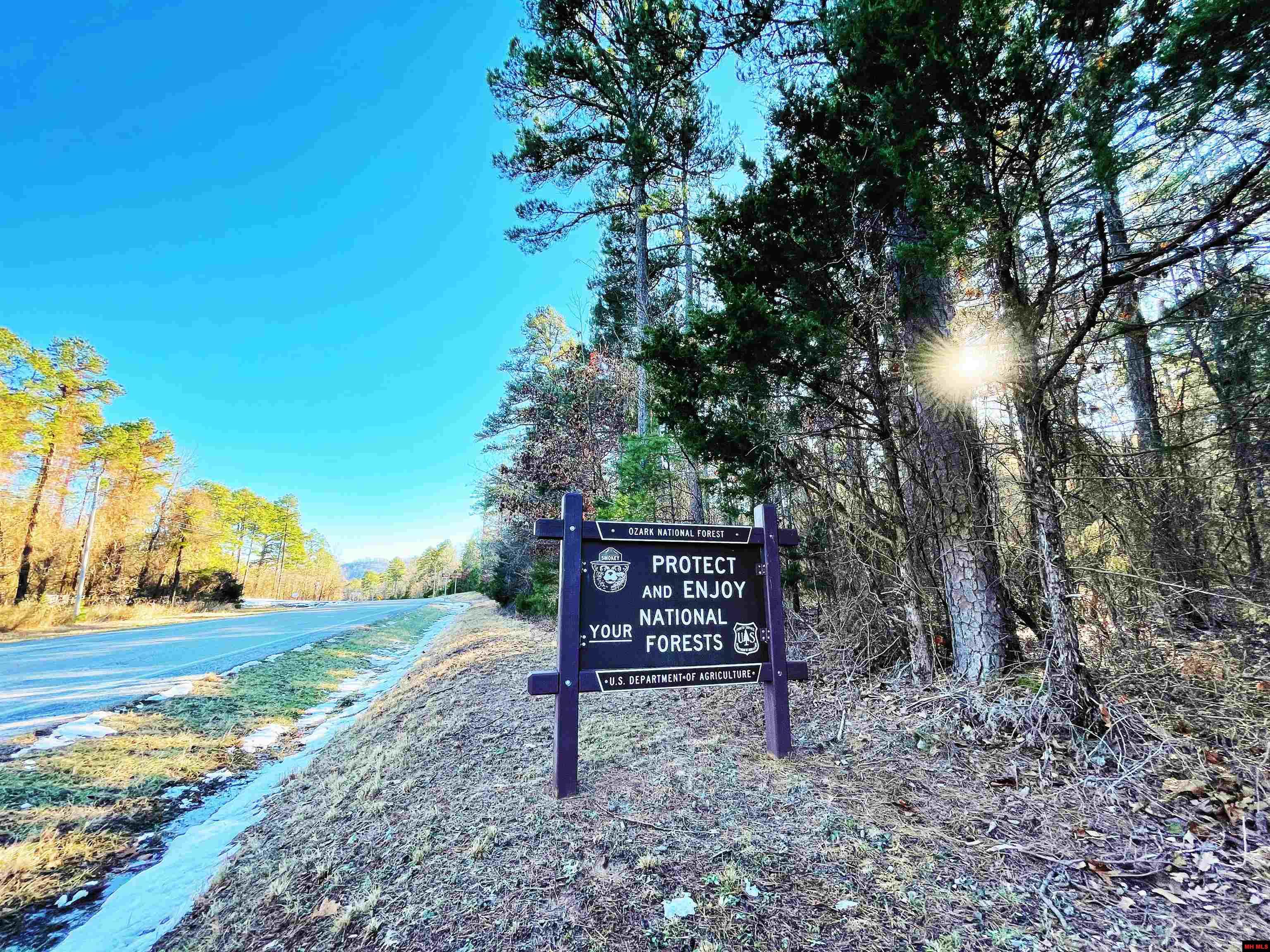 7755 PUSH MOUNTAIN ROAD Norfork, AR 72658