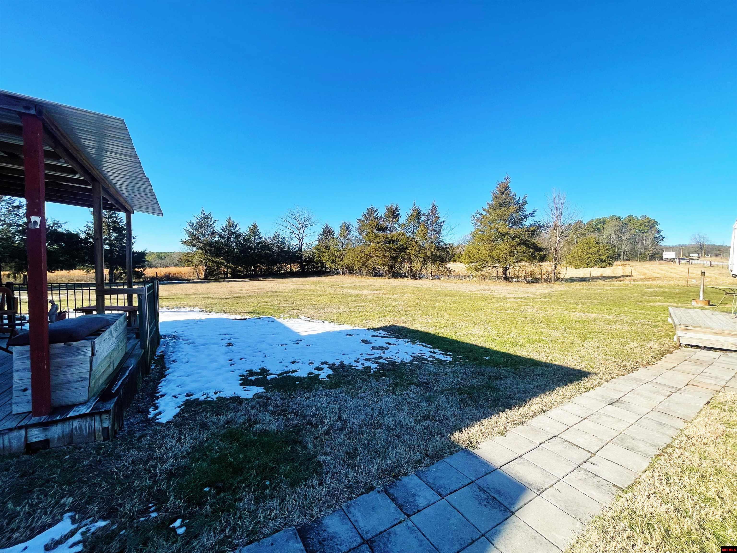 7755 PUSH MOUNTAIN ROAD Norfork, AR 72658