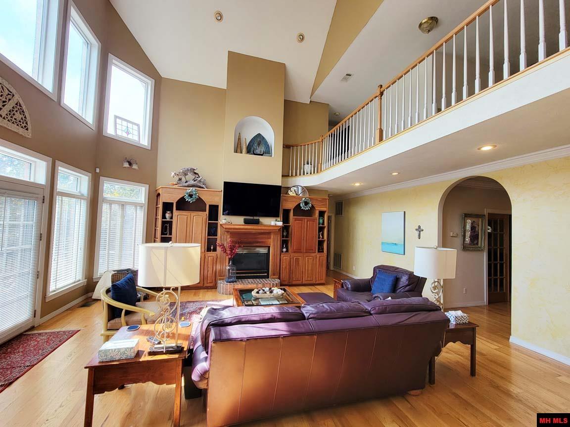 180 OAK TREE TERRACE Mountain Home, AR