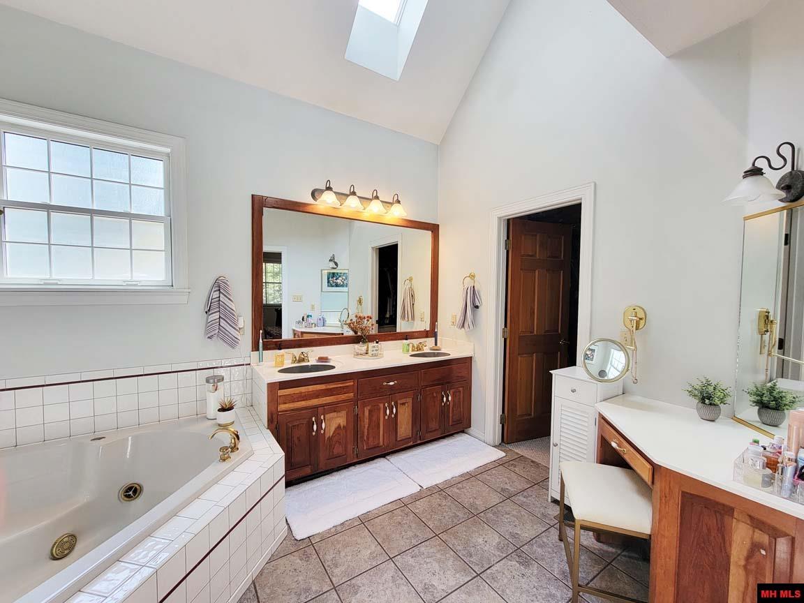 180 OAK TREE TERRACE Mountain Home, AR