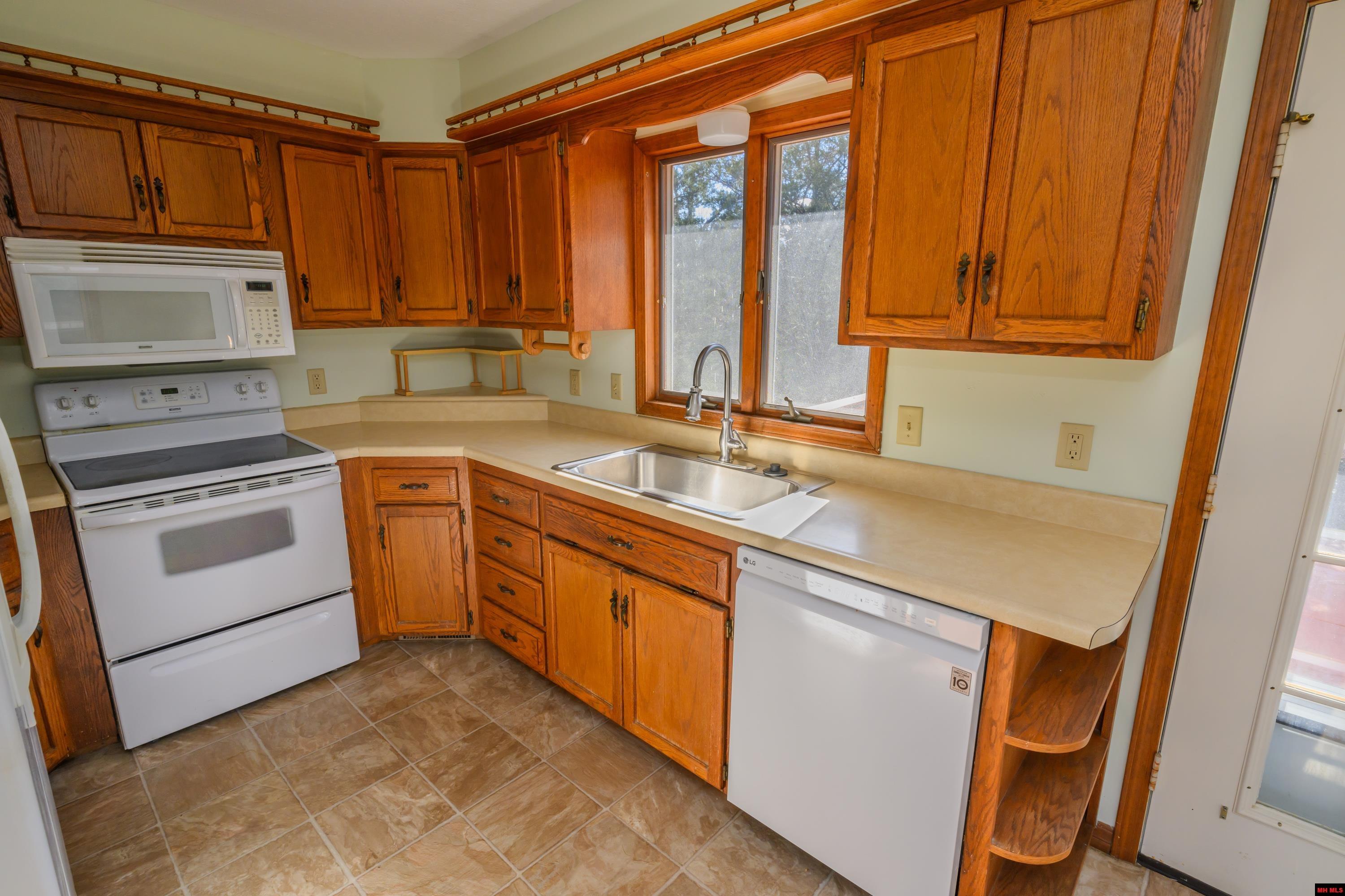 1246 NUBBIN RIDGE ROAD Lakeview, AR