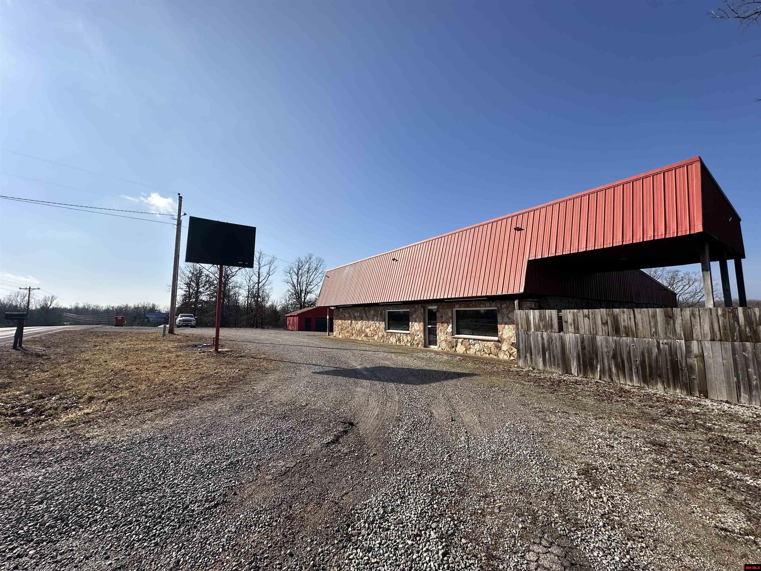 4072 HWY 101, Gamaliel, AR