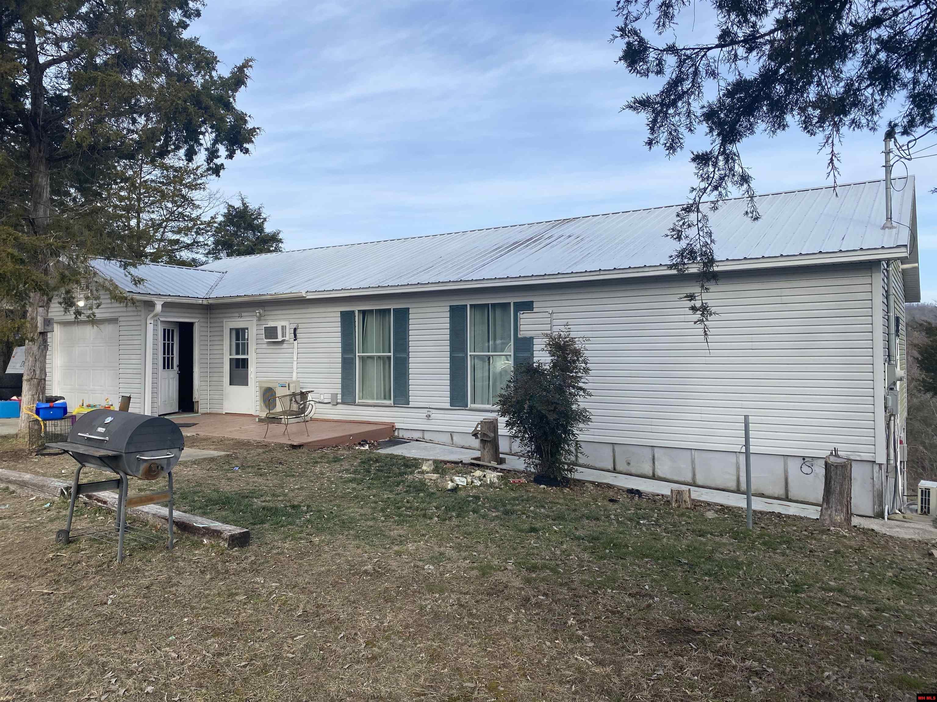 73 W PIPER LANE Salesville, AR