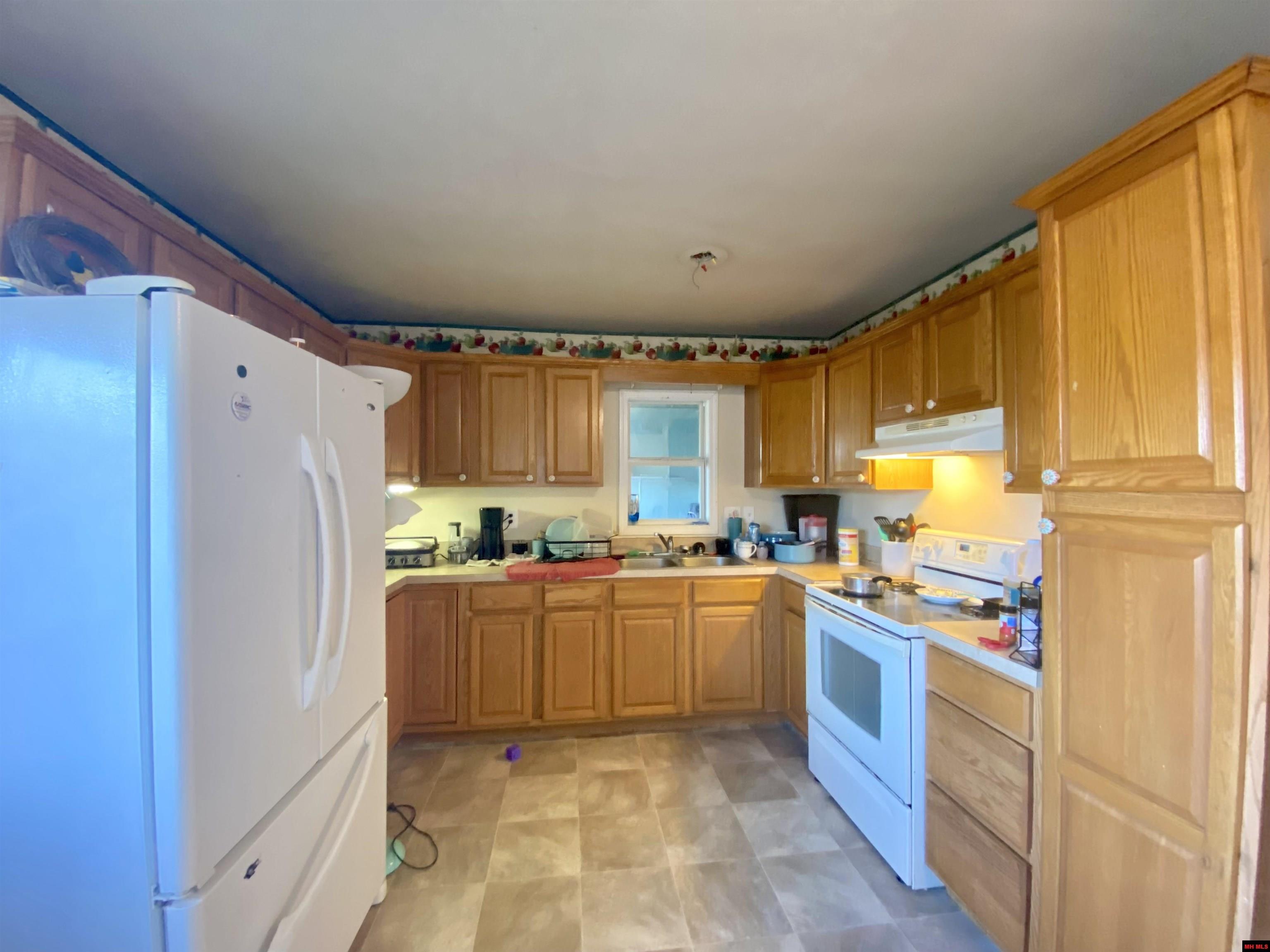 73 W PIPER LANE Salesville, AR